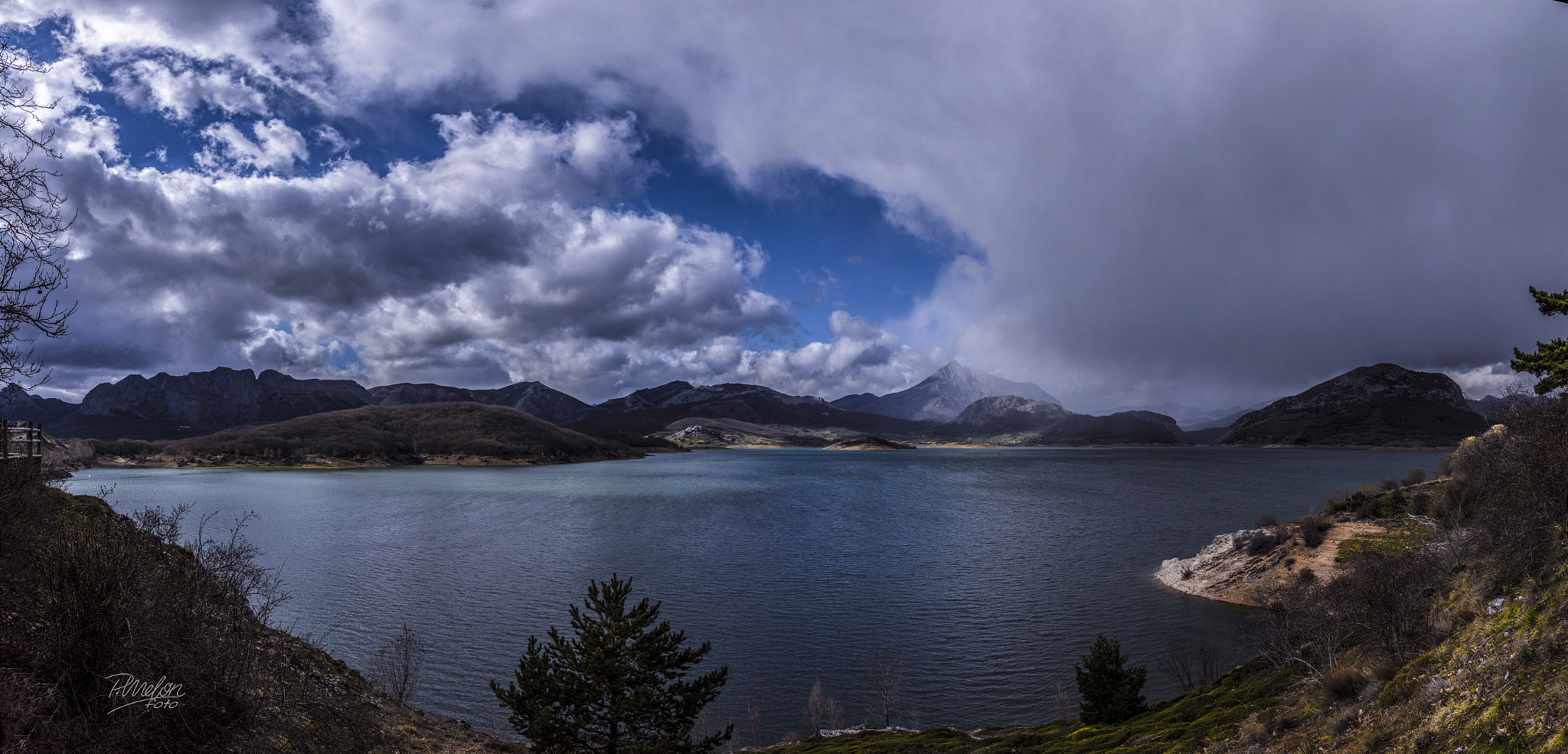 Sony SLT-A68 sample photo. Embalse del porma 4 images pano photography