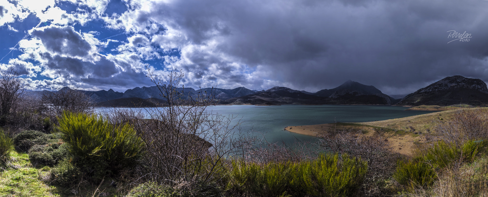 Sony SLT-A68 sample photo. Embalse del porma 6 images pano photography