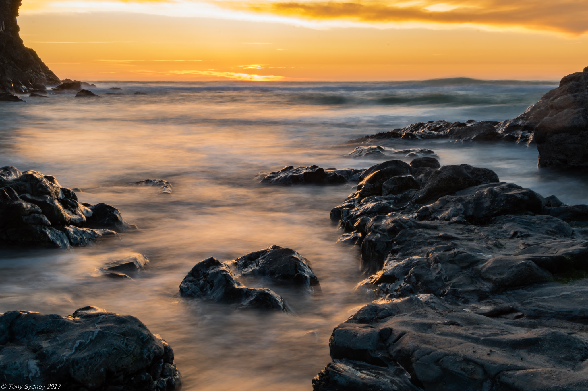 Nikon D5500 + Nikon AF-S DX Nikkor 35mm F1.8G sample photo. Chapel porth sunset photography
