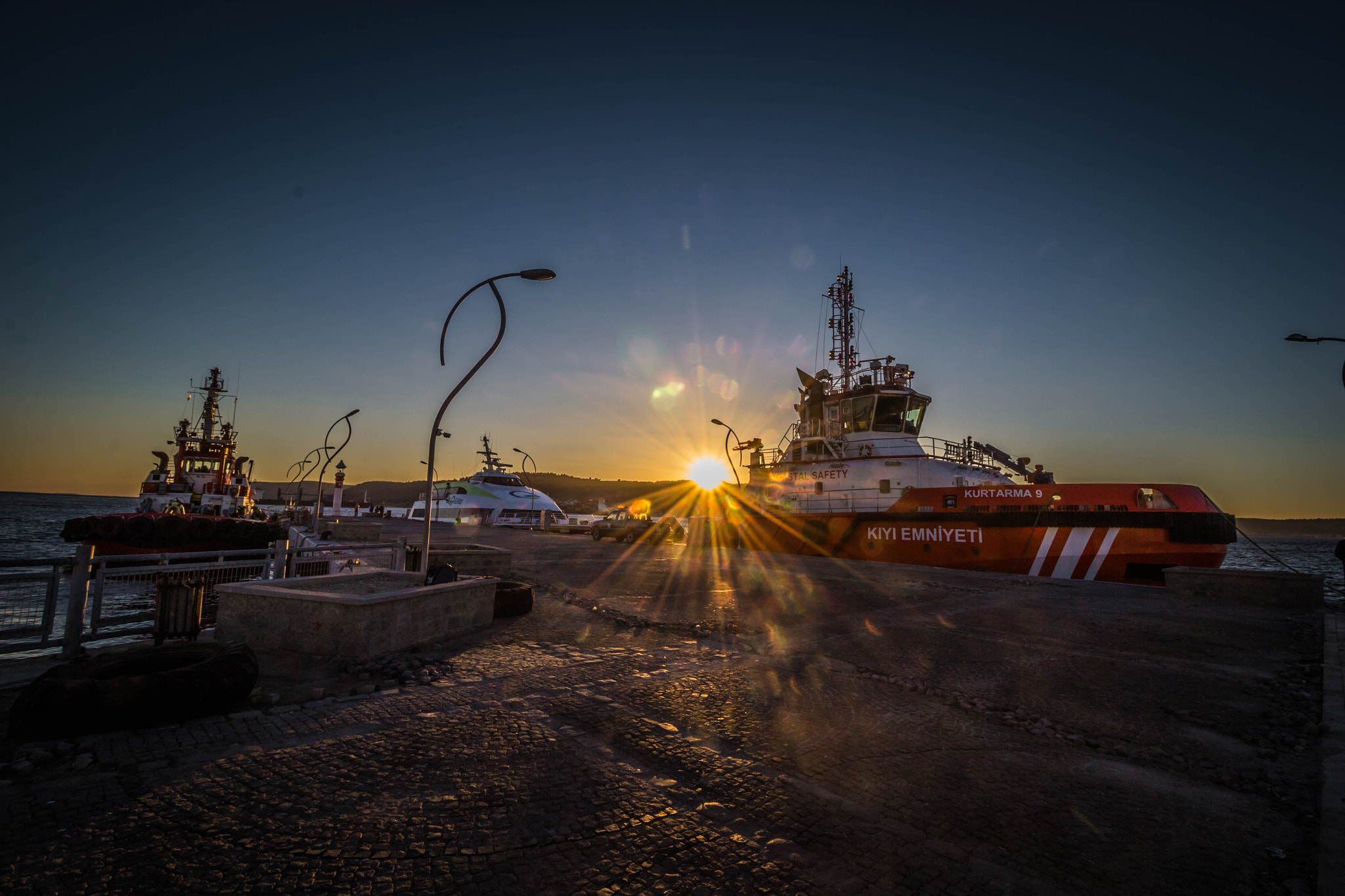 Canon EOS 60D sample photo. Çanakkale sunset feryboat port photography