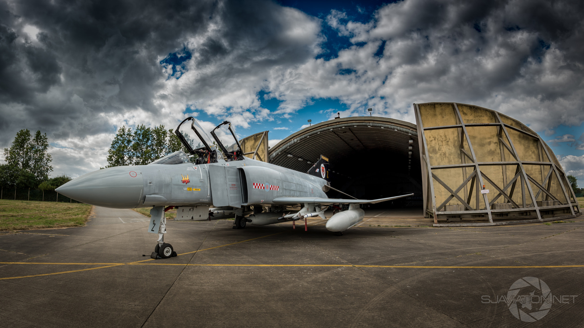 Nikon D810 + Samyang 12mm F2.8 ED AS NCS Fisheye sample photo. " standing ready " photography