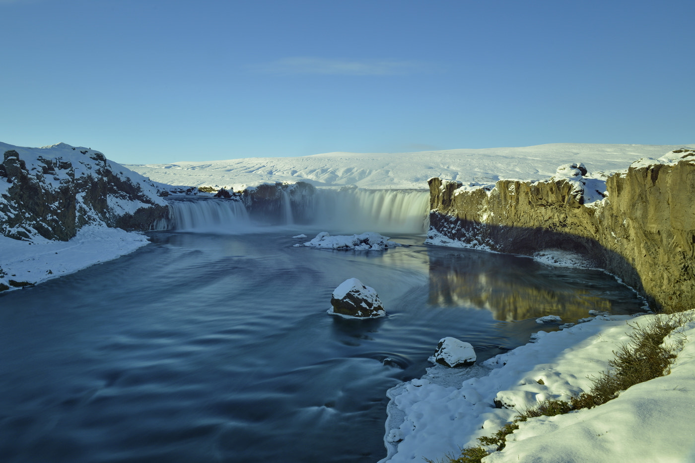 Nikon AF-S Nikkor 24-70mm F2.8G ED sample photo. Goðafoss waterfall photography