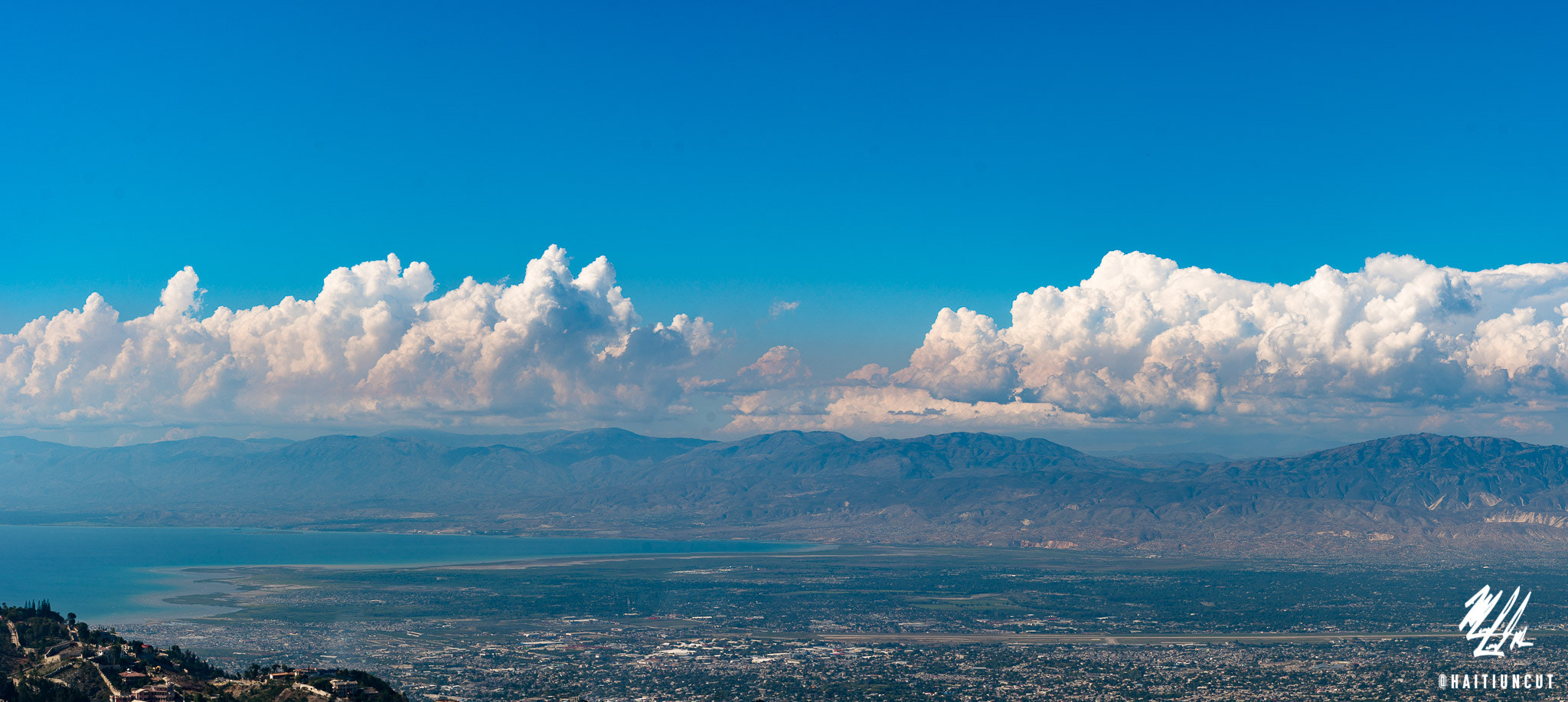 Sony Vario-Tessar T* E 16-70mm F4 ZA OSS sample photo. Port-au-prince, haiti photography