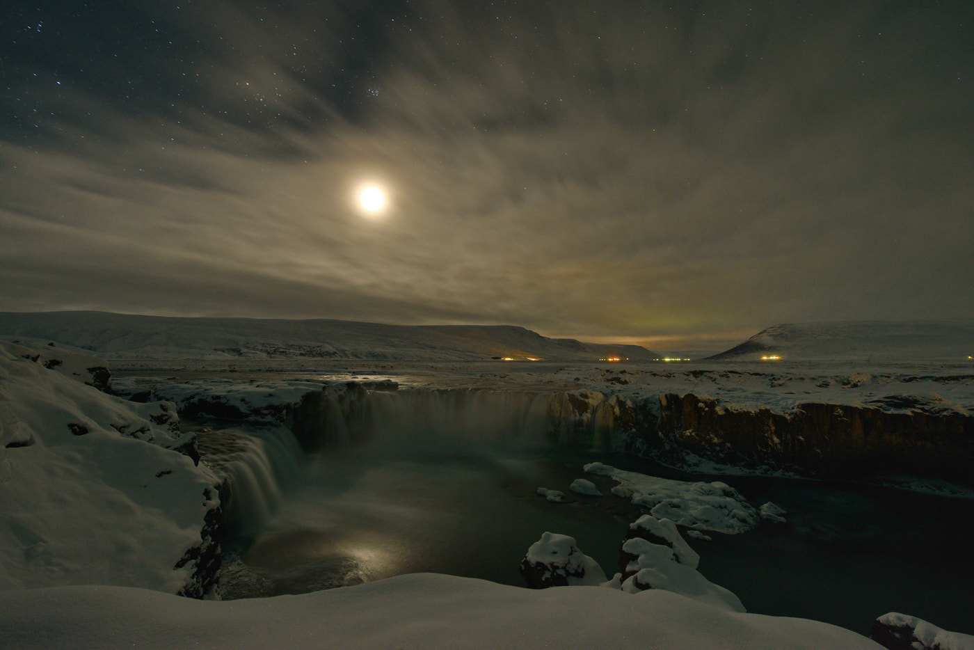 Nikon D800E + Nikon AF-S Nikkor 14-24mm F2.8G ED sample photo. Goðafoss waterfall photography