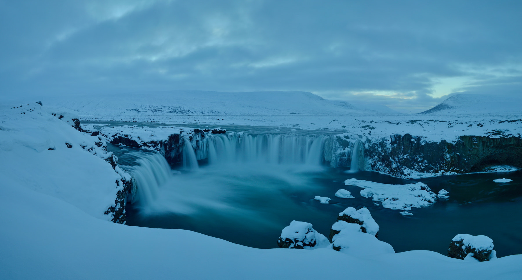 Nikon AF-S Nikkor 24-70mm F2.8G ED sample photo. Goðafoss waterfall photography
