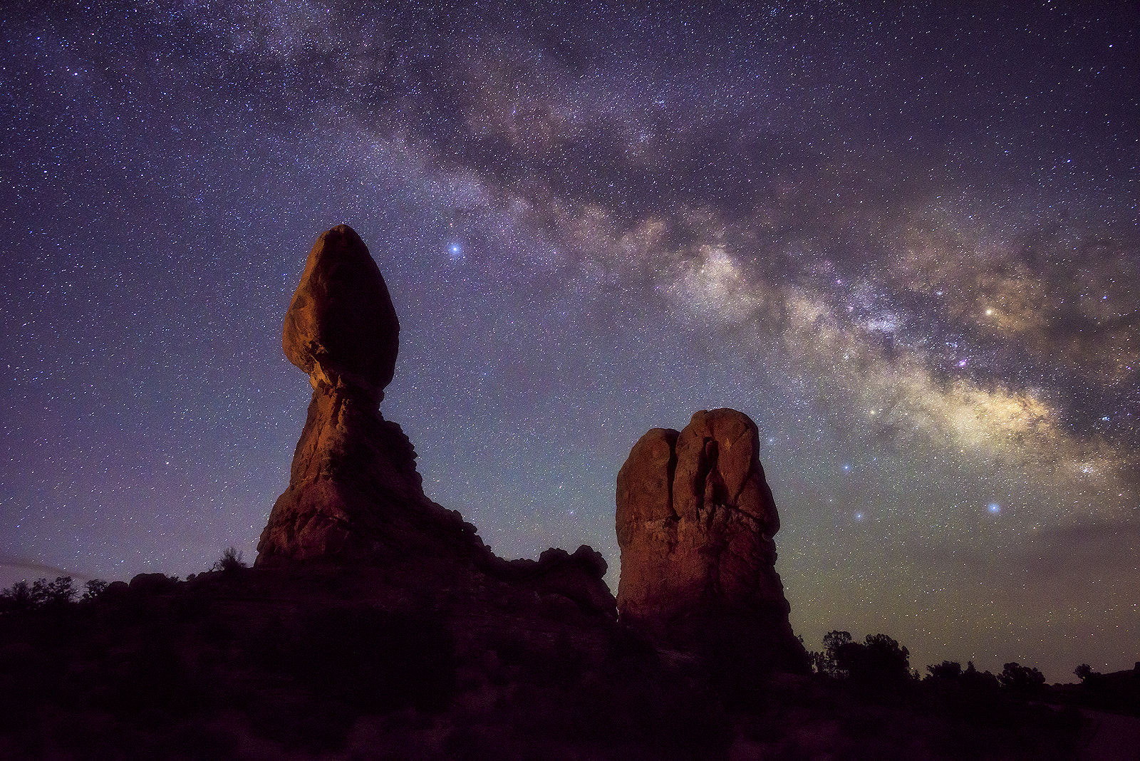 Nikon D810 + Nikon AF-S Nikkor 20mm F1.8G ED sample photo. Balanced rock photography