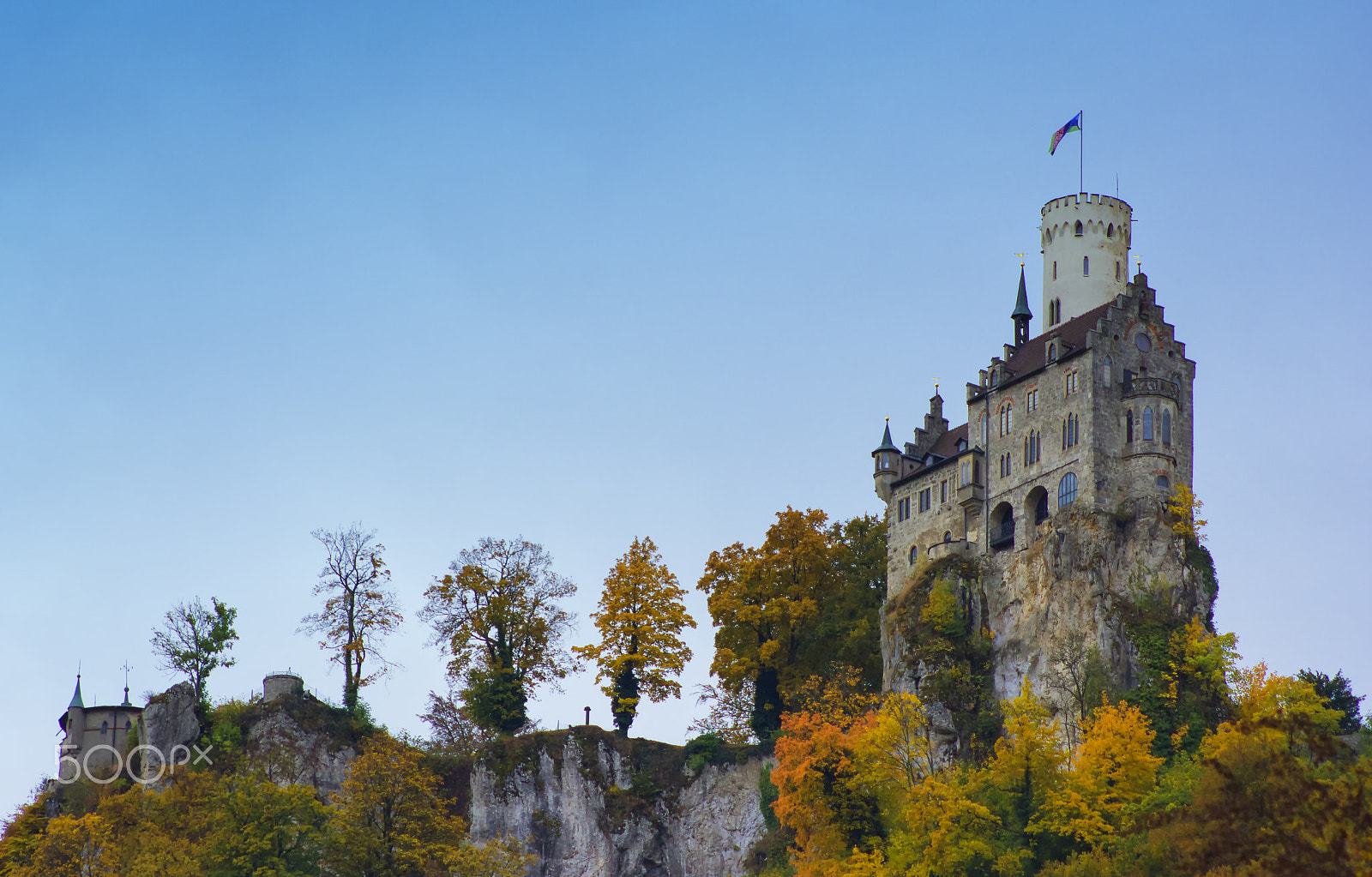 Nikon D7100 + AF Nikkor 70-210mm f/4-5.6 sample photo. Lichtenstein castle photography