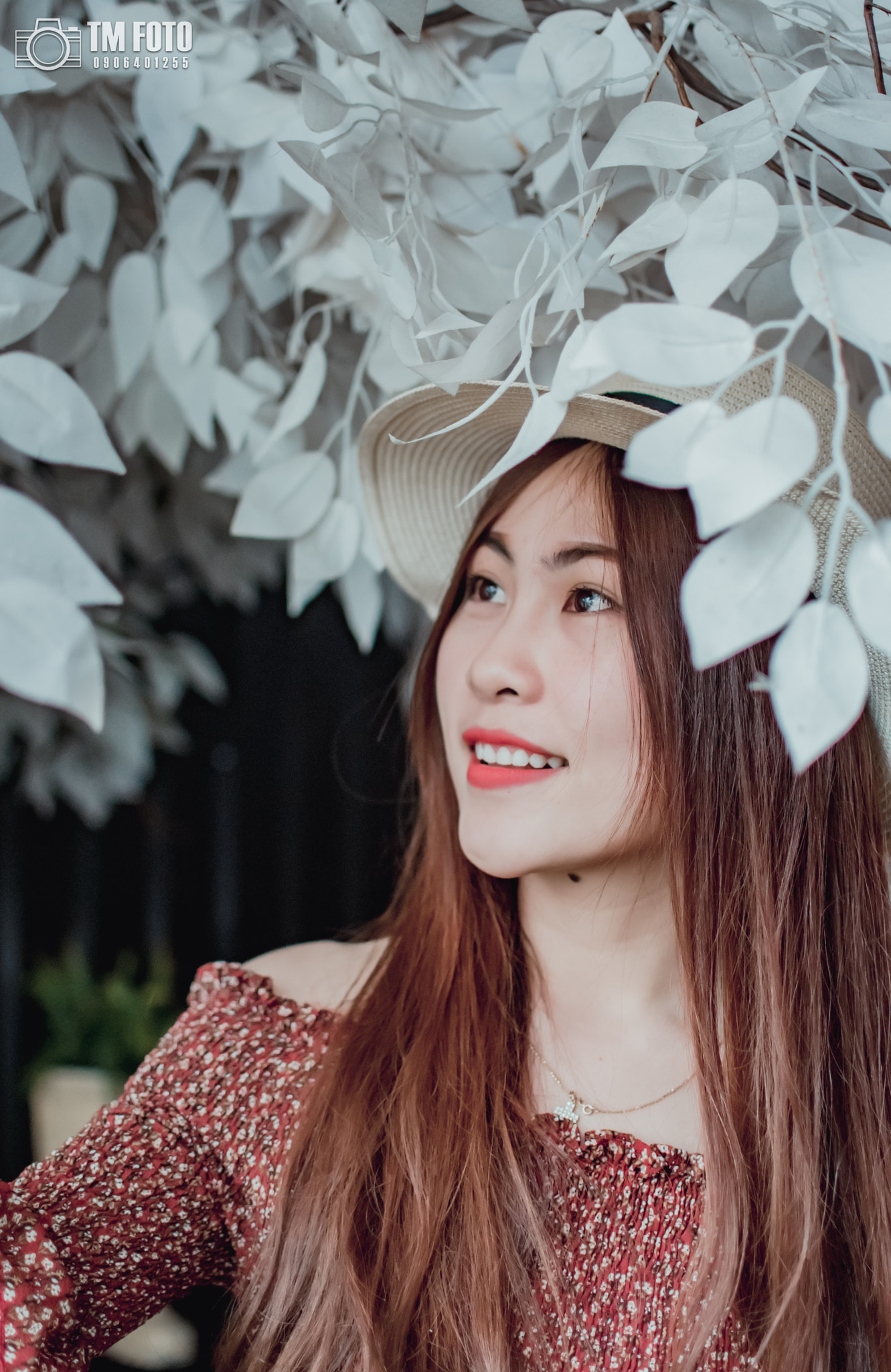 Nikon D5500 sample photo. Girl under the white tree photography