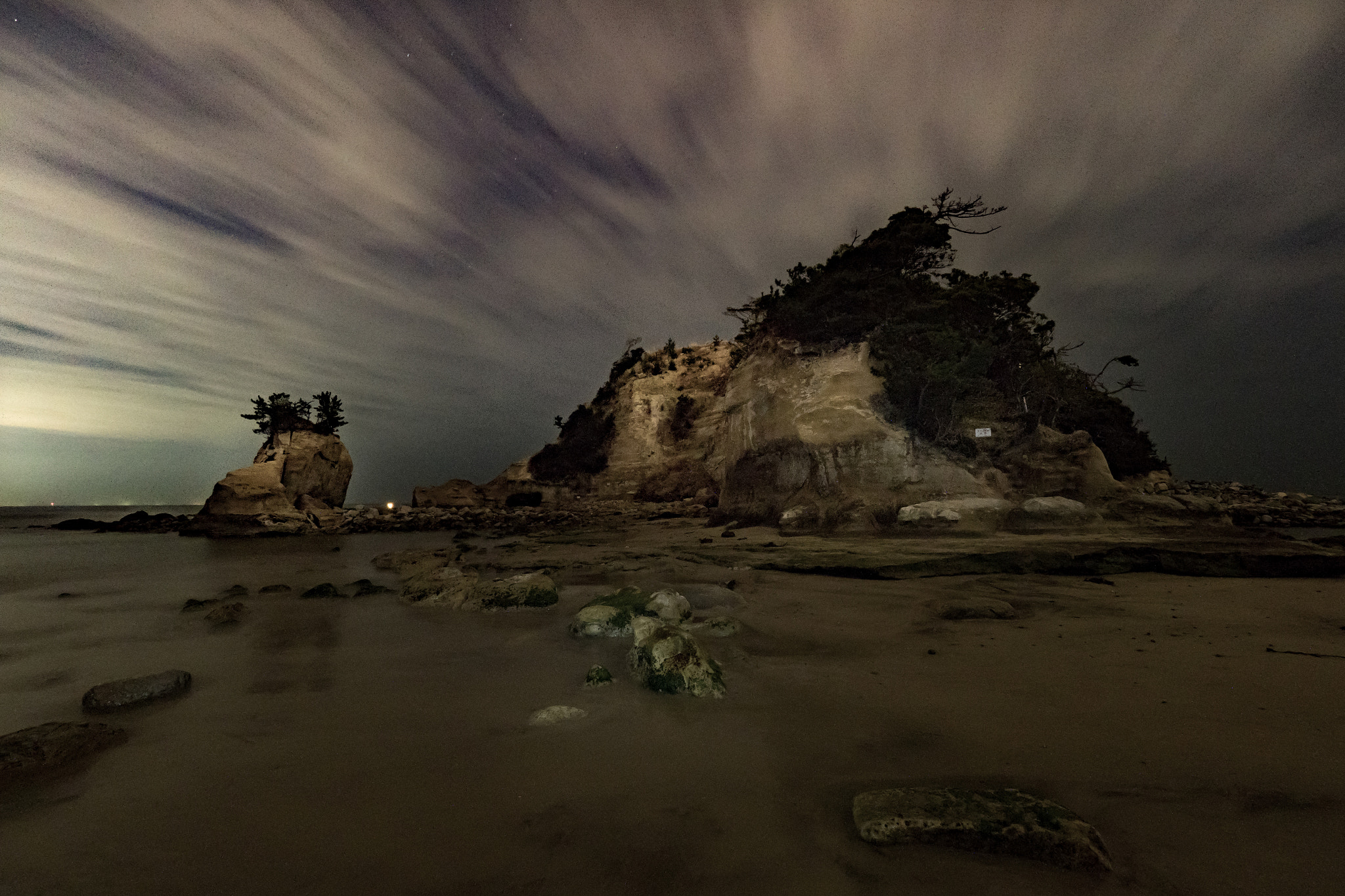 Olympus M.Zuiko Digital ED 7-14mm F2.8 PRO sample photo. Seaside at night photography