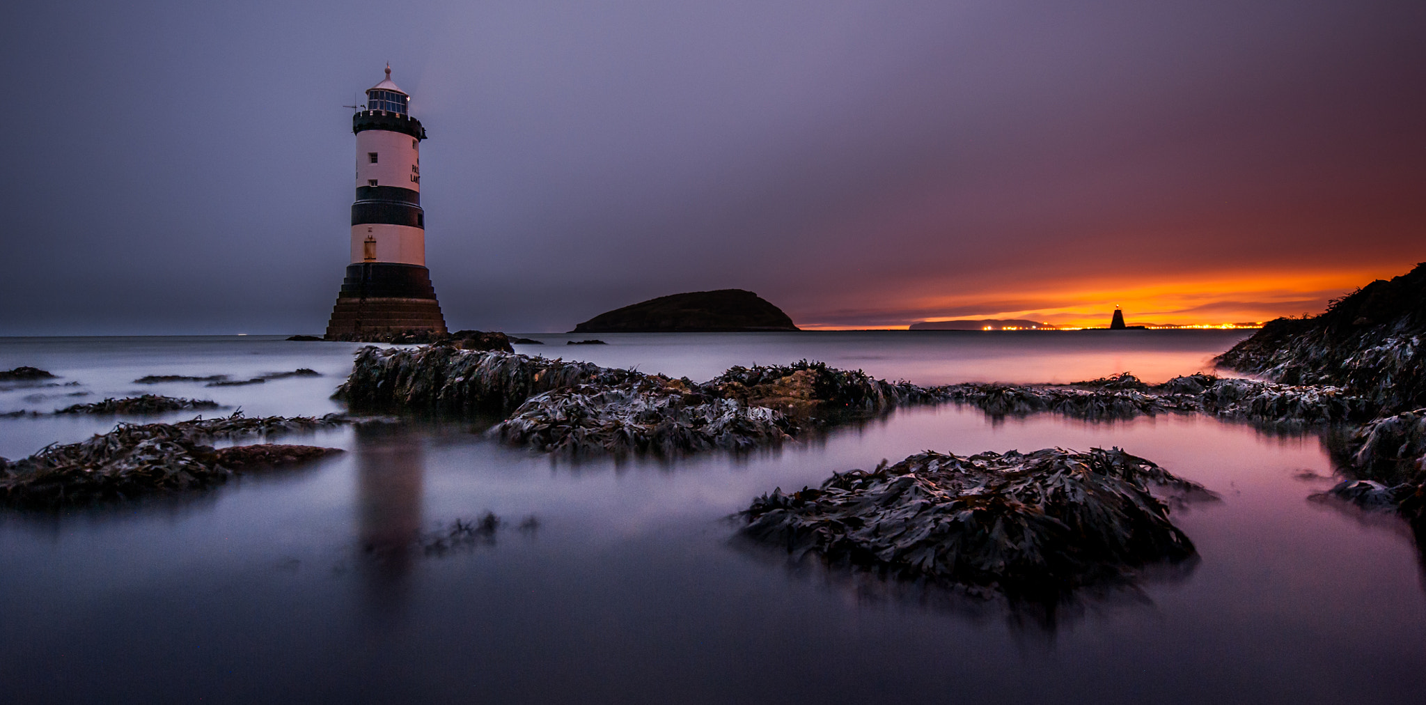 Nikon D700 + Nikon AF-S Nikkor 14-24mm F2.8G ED sample photo. Penmon lighthouse, anglesey photography