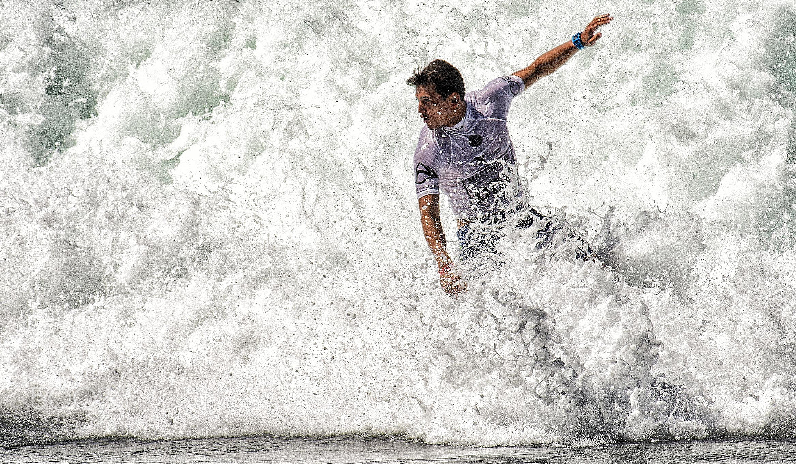 Nikon AF-Nikkor 80-200mm F2.8D ED sample photo. Breaking the waves # 7854 photography