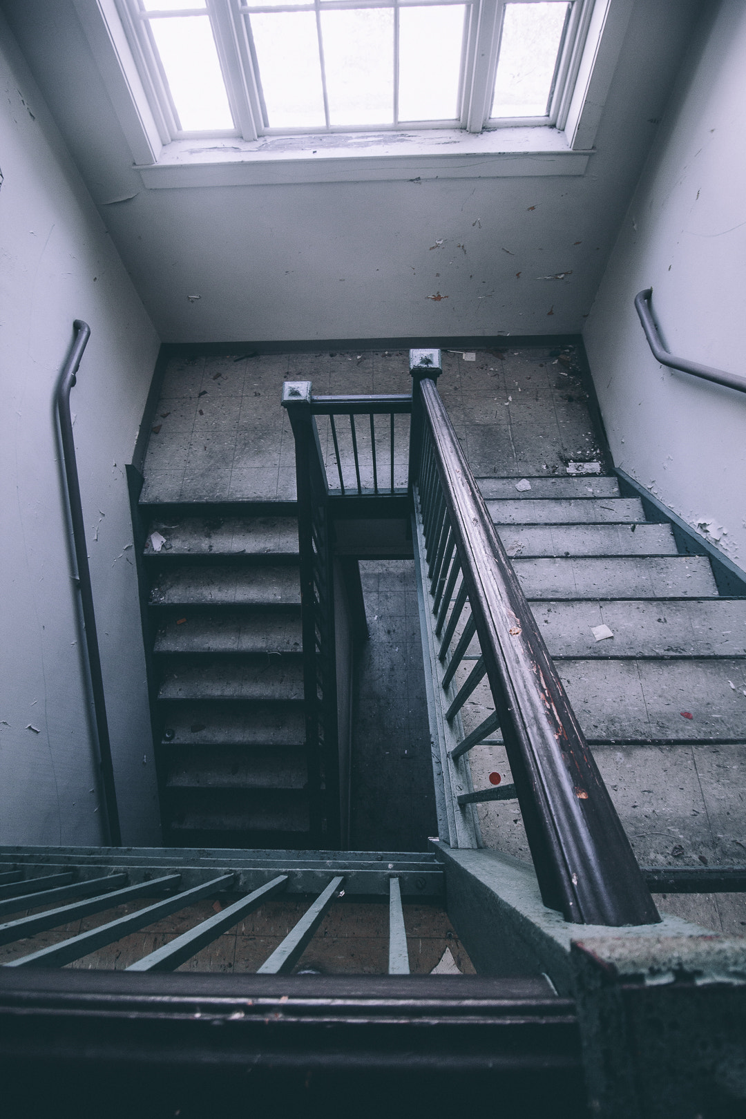 Canon EOS 60D sample photo. Abandoned. photography