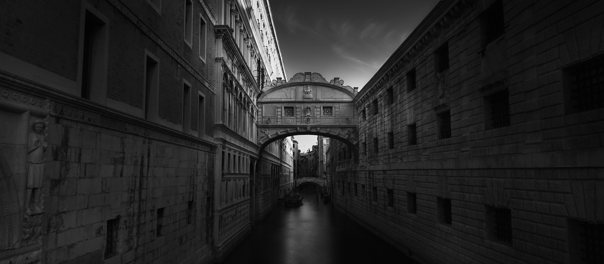 16-35mm F4 G SSM OSS sample photo. Pic dragon x photography