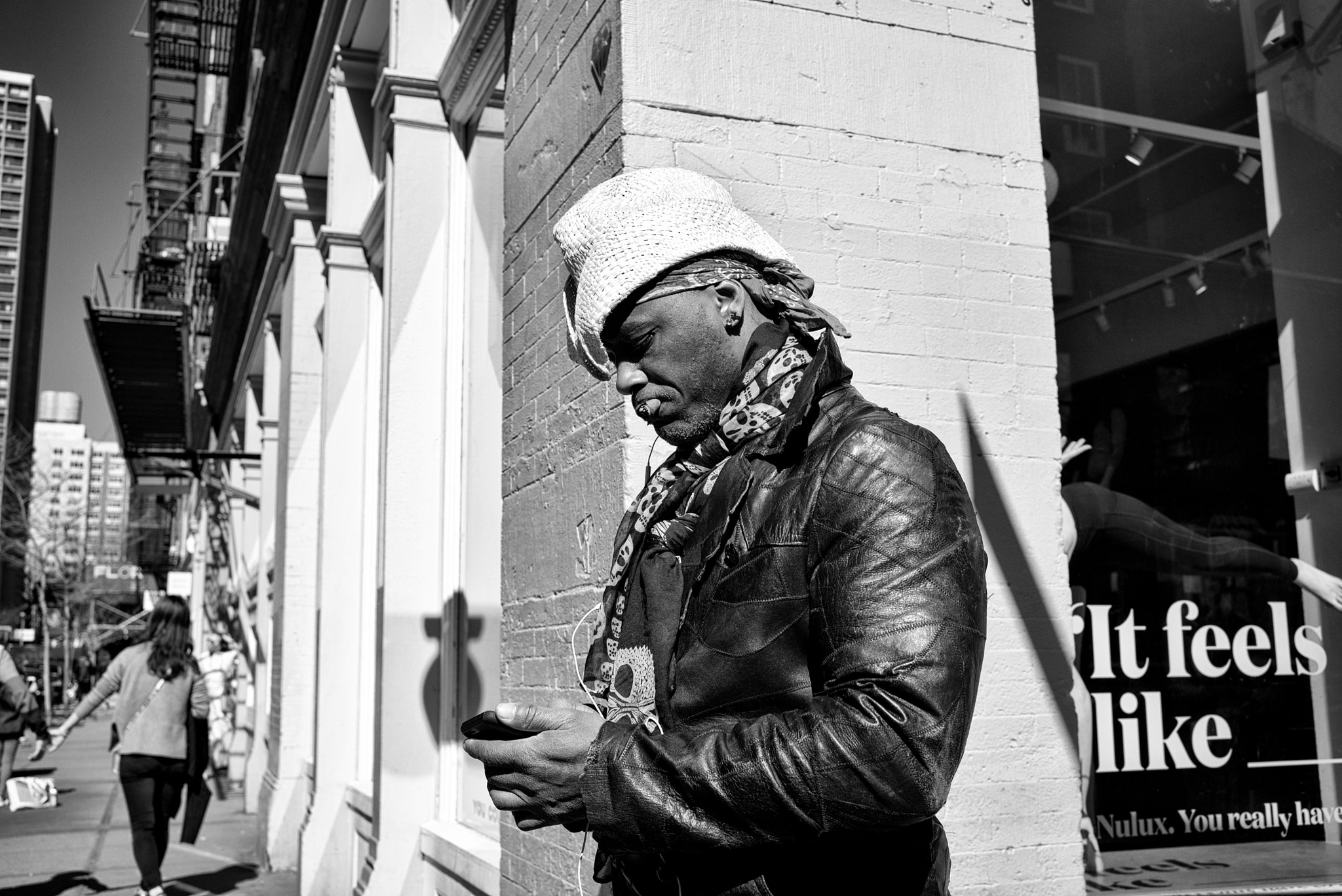 Leica Summilux-M 35mm F1.4 ASPH sample photo. Street photo nyc photography