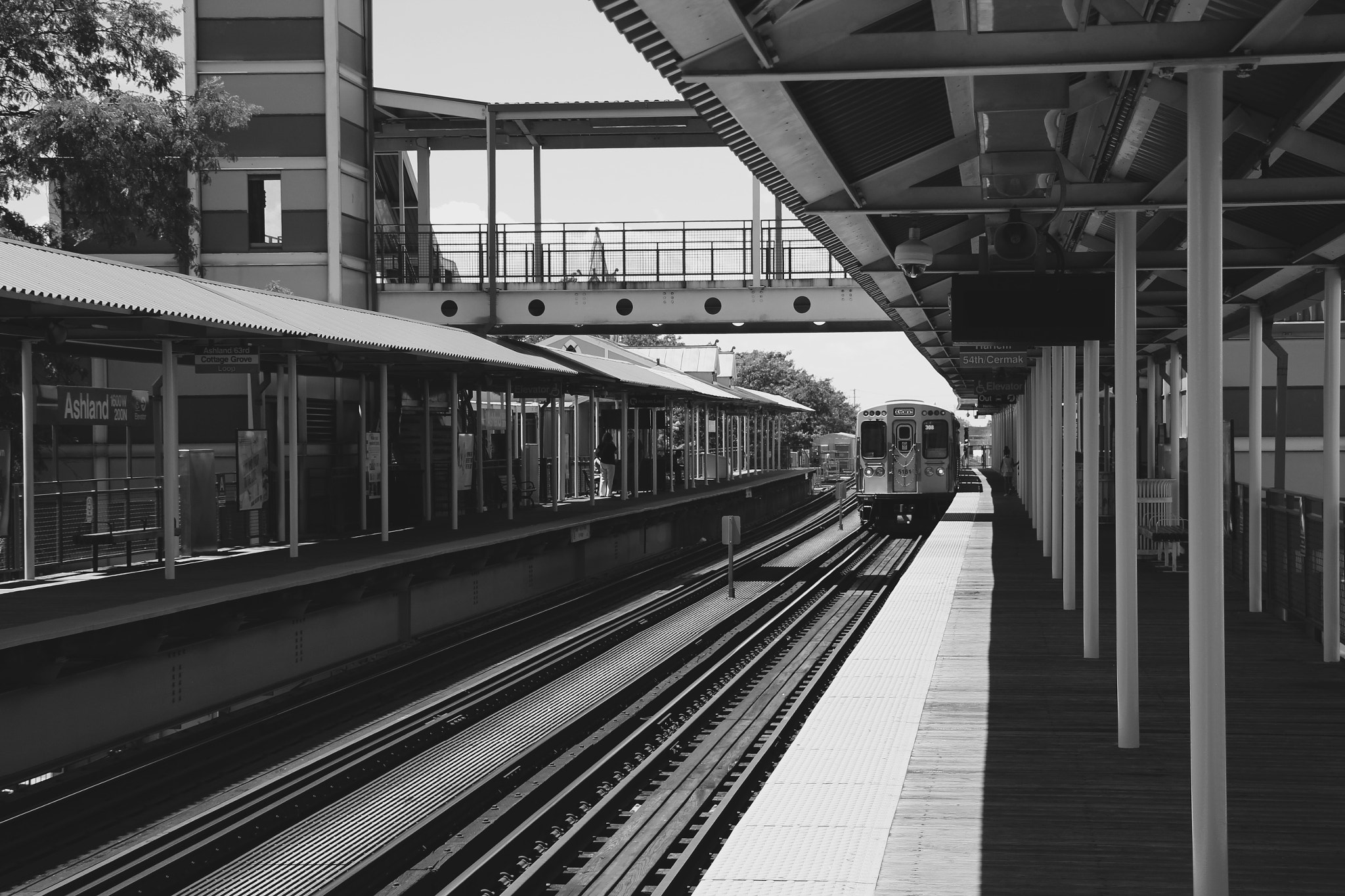 Canon EOS 650D (EOS Rebel T4i / EOS Kiss X6i) sample photo. Lines and angles bw photography