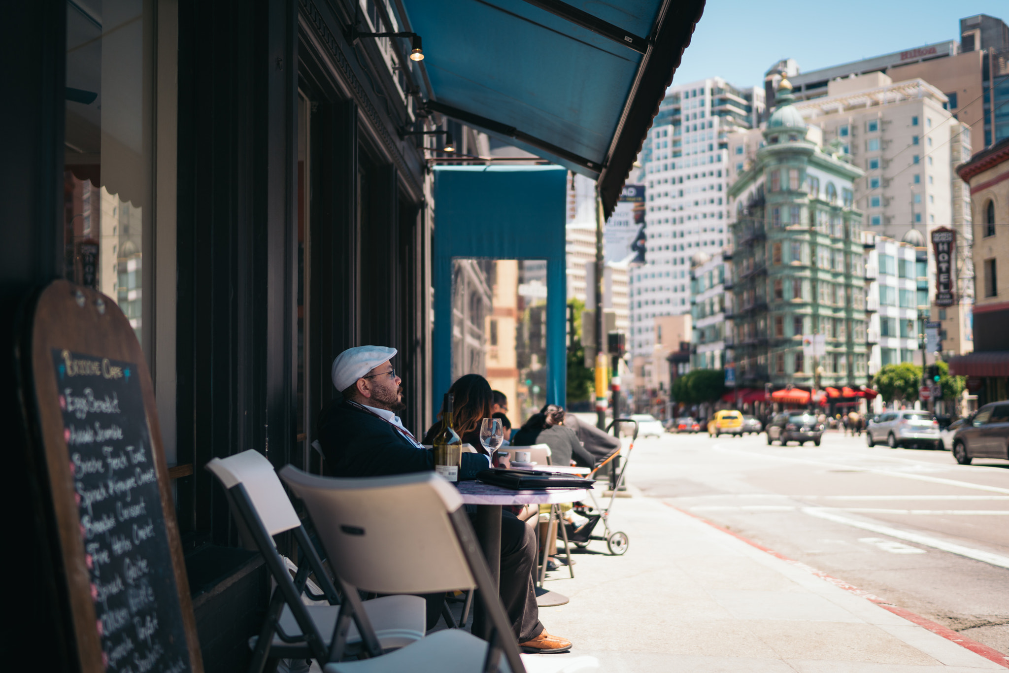 Sony a7R II + Sony Distagon T* FE 35mm F1.4 ZA sample photo. Afternoon drink photography