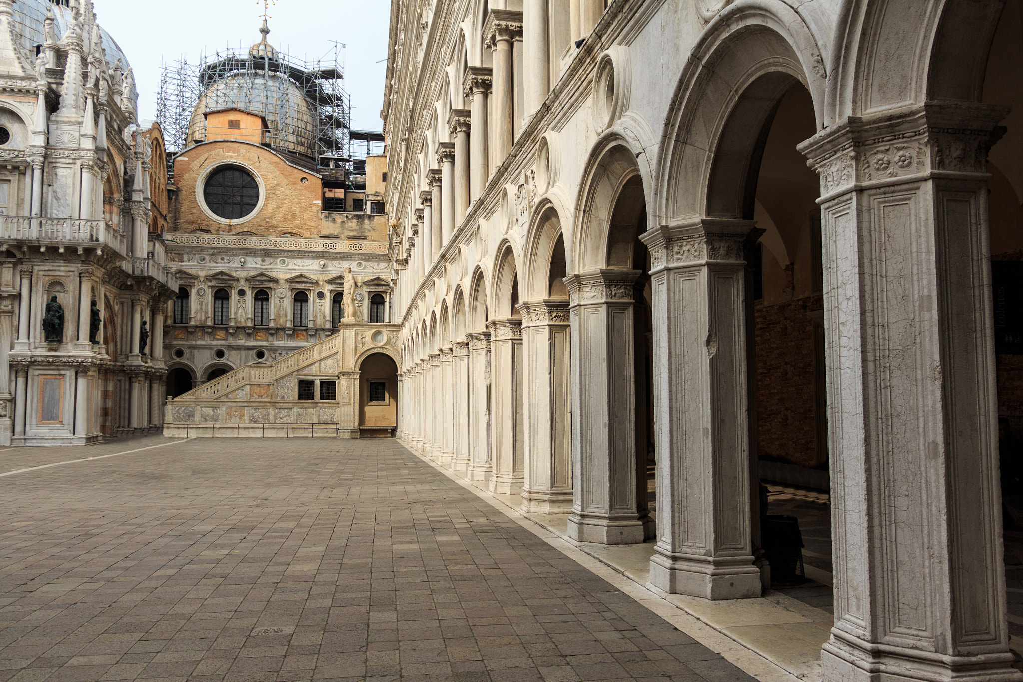 Canon EOS 650D (EOS Rebel T4i / EOS Kiss X6i) sample photo. Doge's palace photography