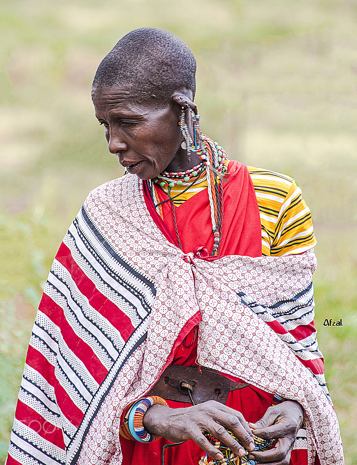 Nikon D810 + Nikon AF-S Nikkor 28-300mm F3.5-5.6G ED VR sample photo. Colourful masai woman photography