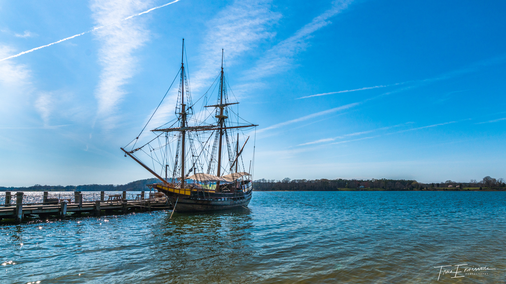 Sigma 20mm F1.4 DG HSM Art sample photo. I love this ship. photography