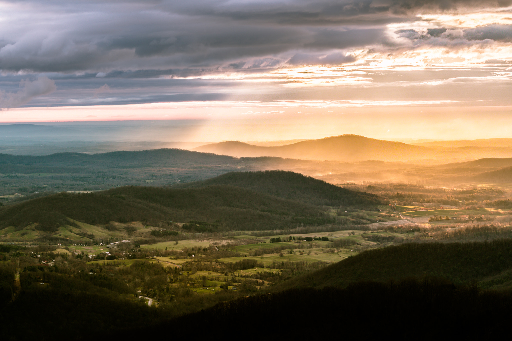 Canon EOS 70D + Canon EF 70-200mm F4L IS USM sample photo. Waking up piedmont. view from mountains of shenandoah photography