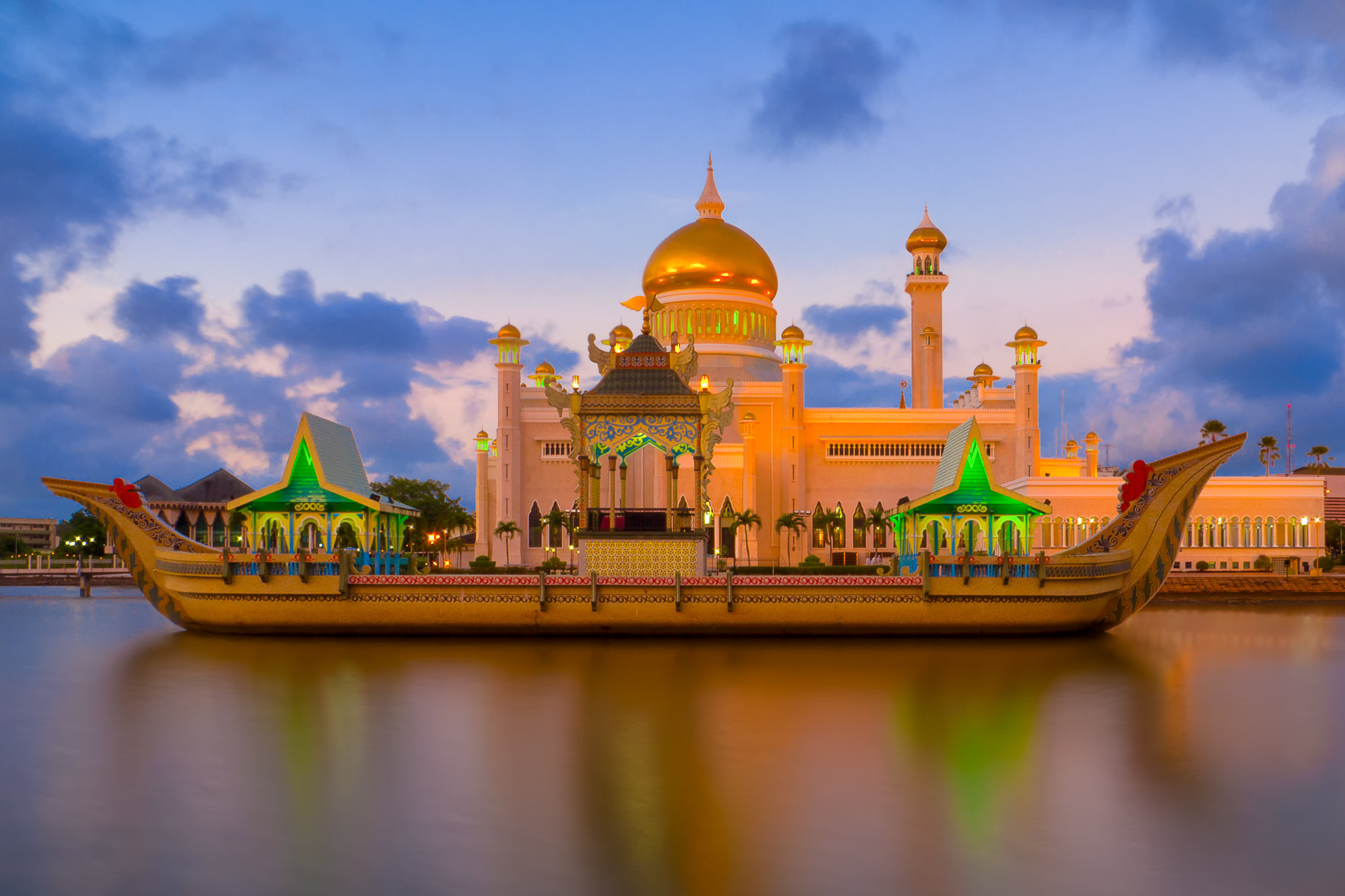 Olympus OM-D E-M10 II sample photo. Masjid omar ali saifuddin photography