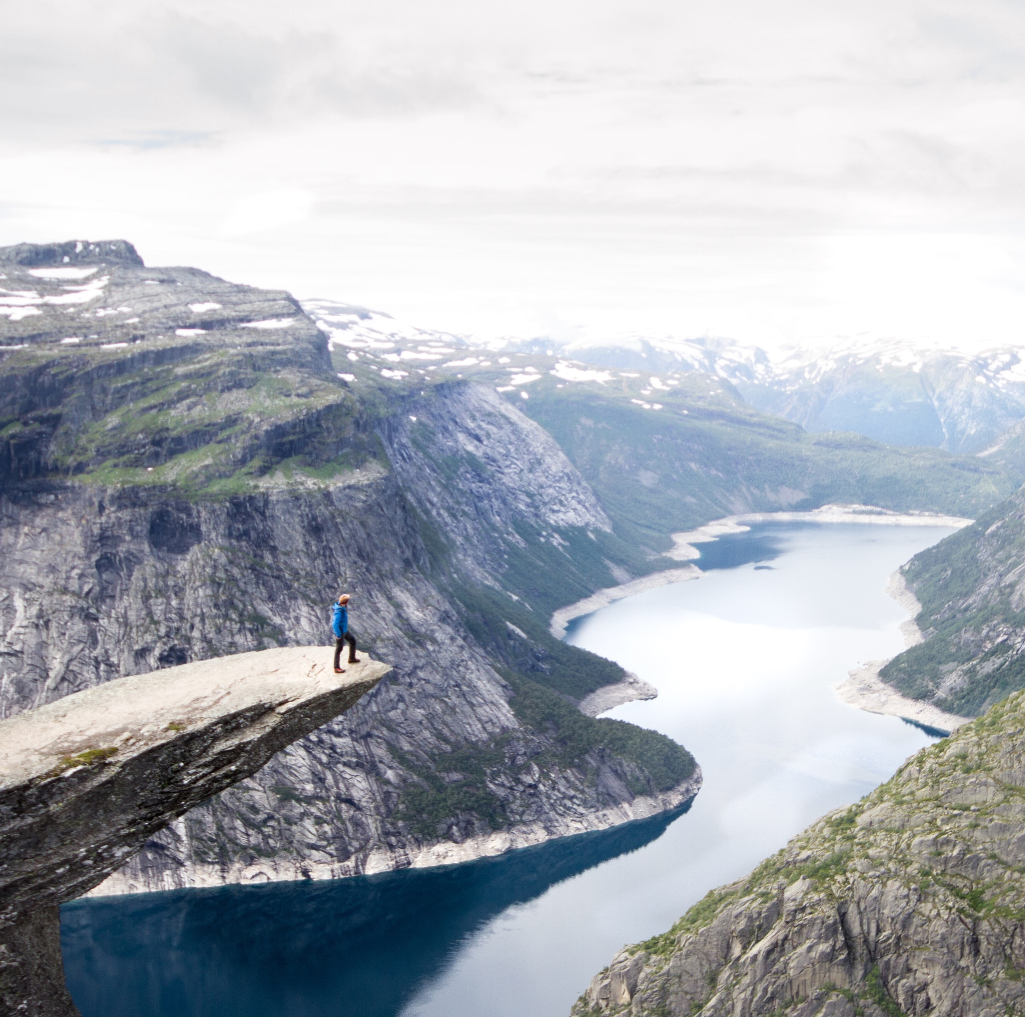 Sigma 10-20mm F4-5.6 EX DC HSM sample photo. Trolltunga norway photography