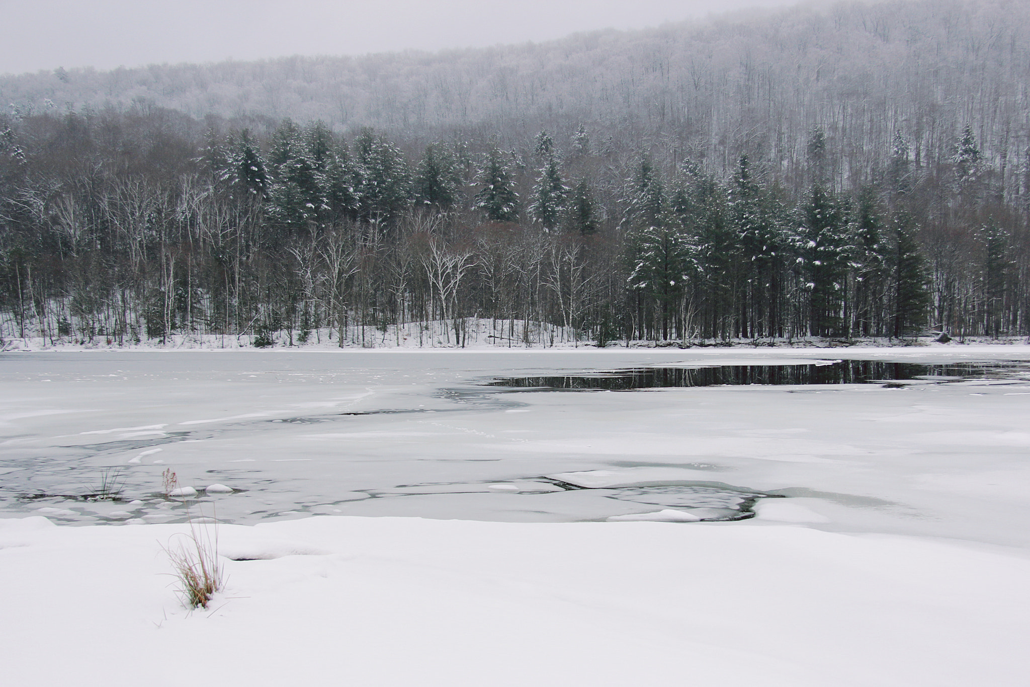 Canon EOS 60D sample photo. Sherman reservoir - winterized photography