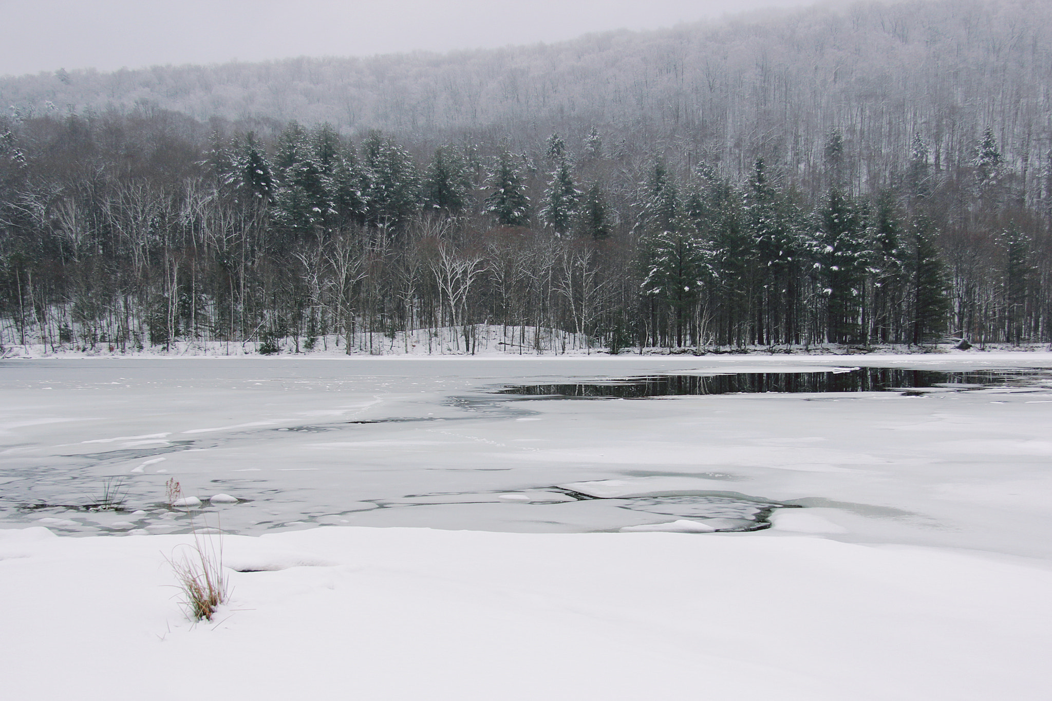 Canon EF-S 17-85mm F4-5.6 IS USM sample photo. Sherman reservoir - winterized photography
