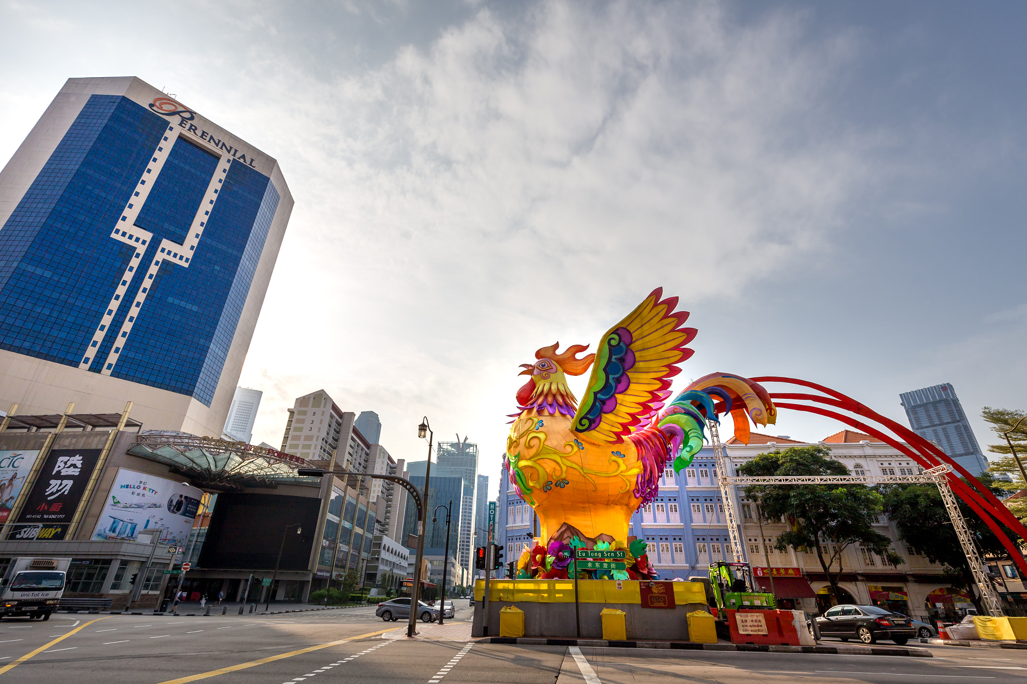 Canon EF 16-35mm F4L IS USM sample photo. Singapore's chinatown photography
