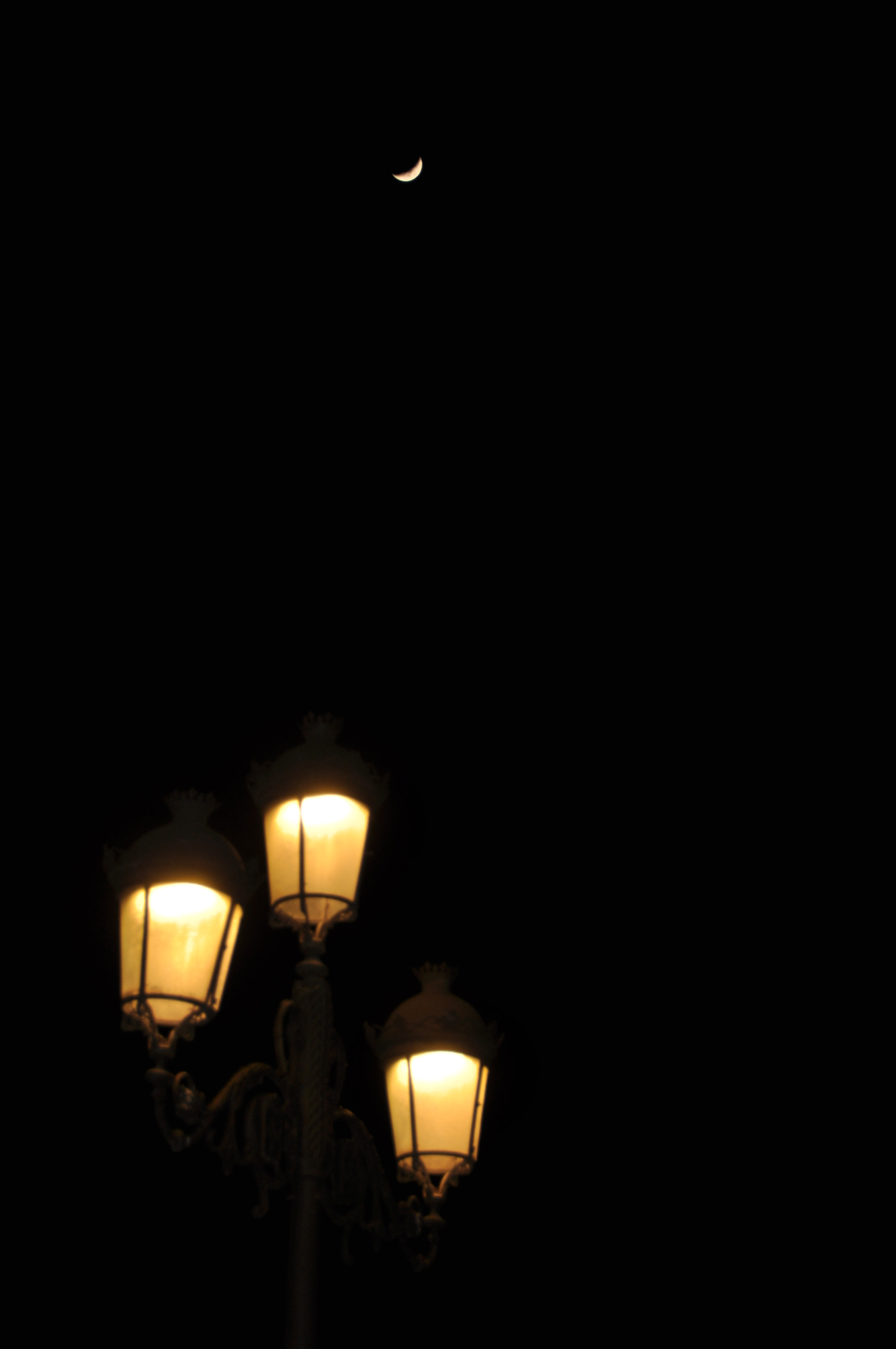 Sigma 18-200mm F3.5-6.3 II DC OS HSM sample photo. Four lights photography