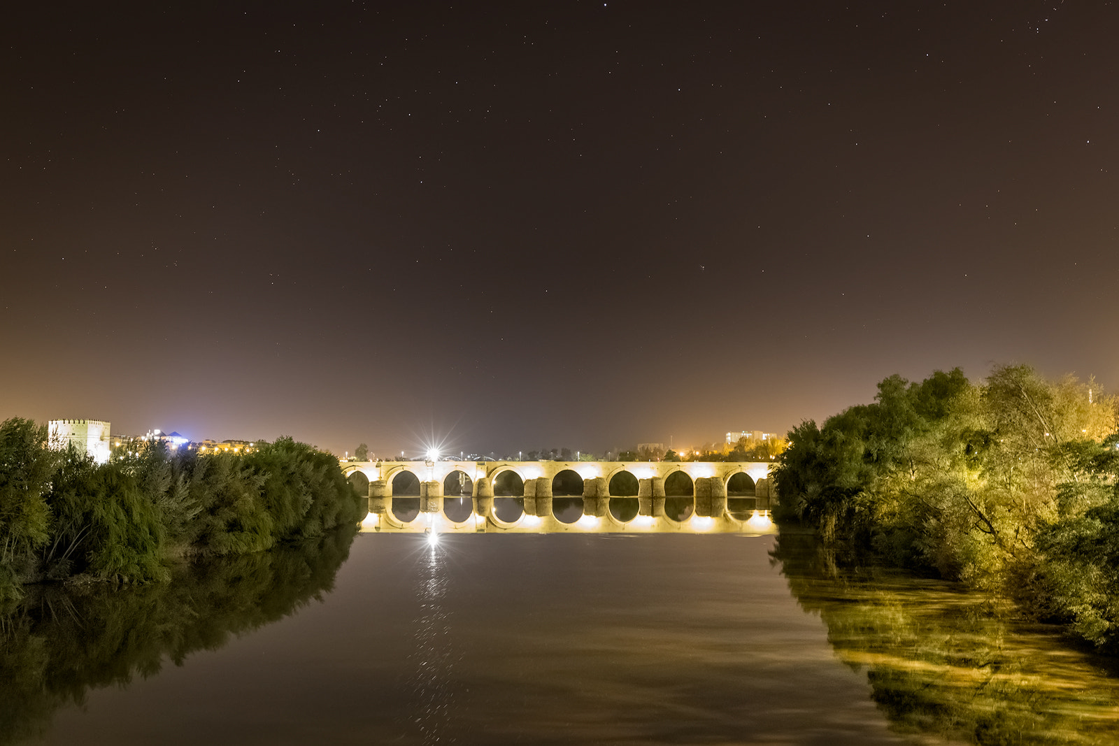 Canon EF 16-35mm F4L IS USM sample photo. Guadalquivir river, córdoba photography