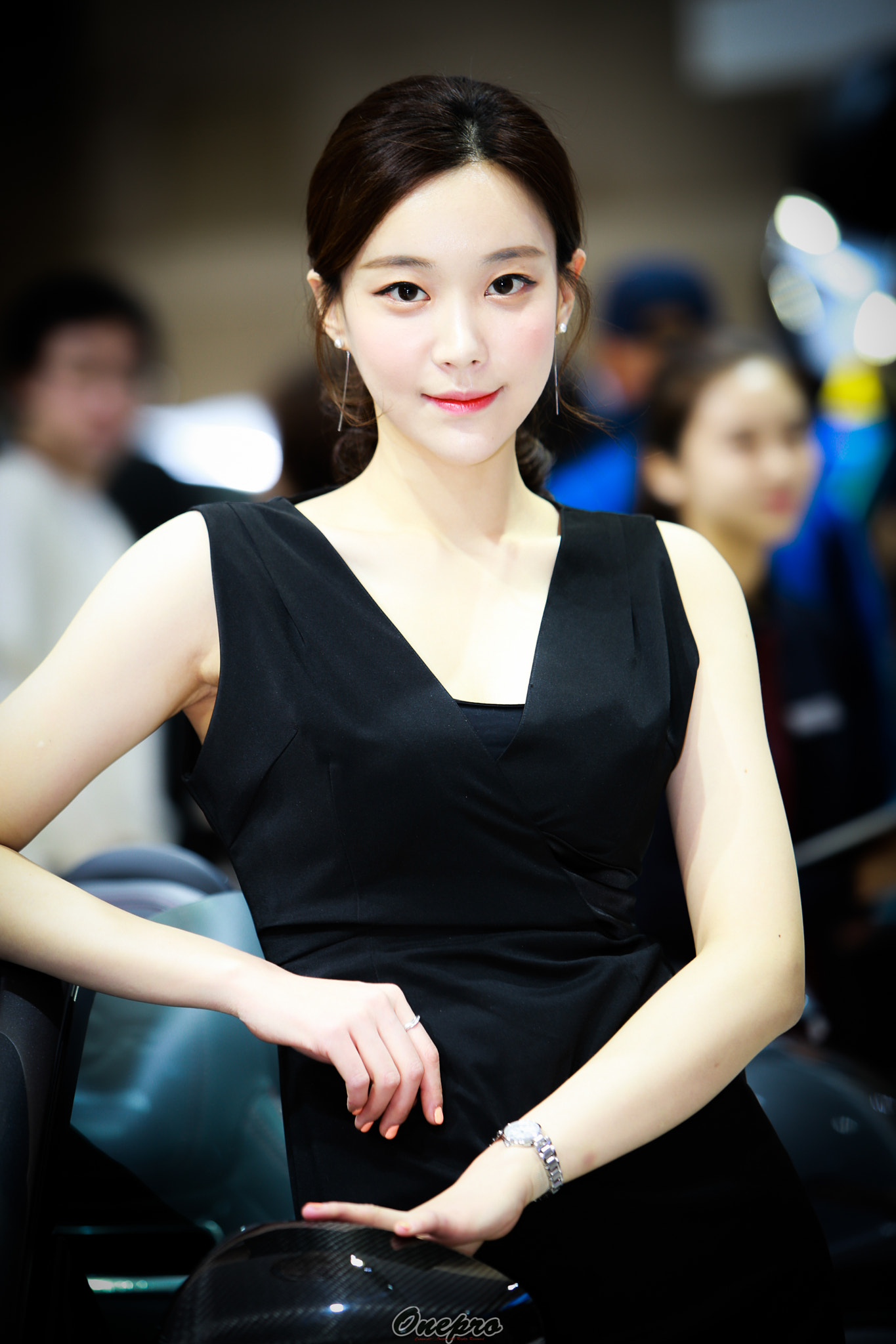 Canon EF 70-200mm F2.8L IS USM sample photo. Onepro - 2017 seoul motor show model photography