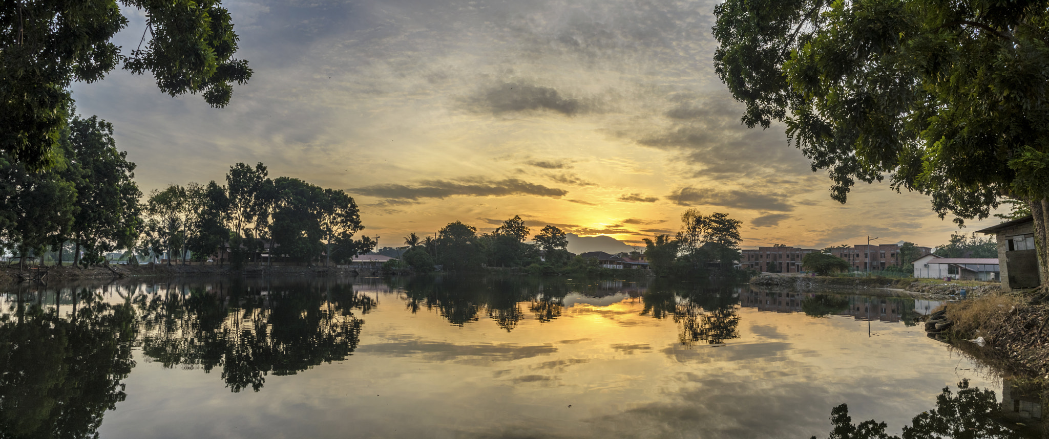 Nikon D7000 + Tamron SP AF 17-50mm F2.8 XR Di II LD Aspherical (IF) sample photo. Wide angle view of tasik temiang photography