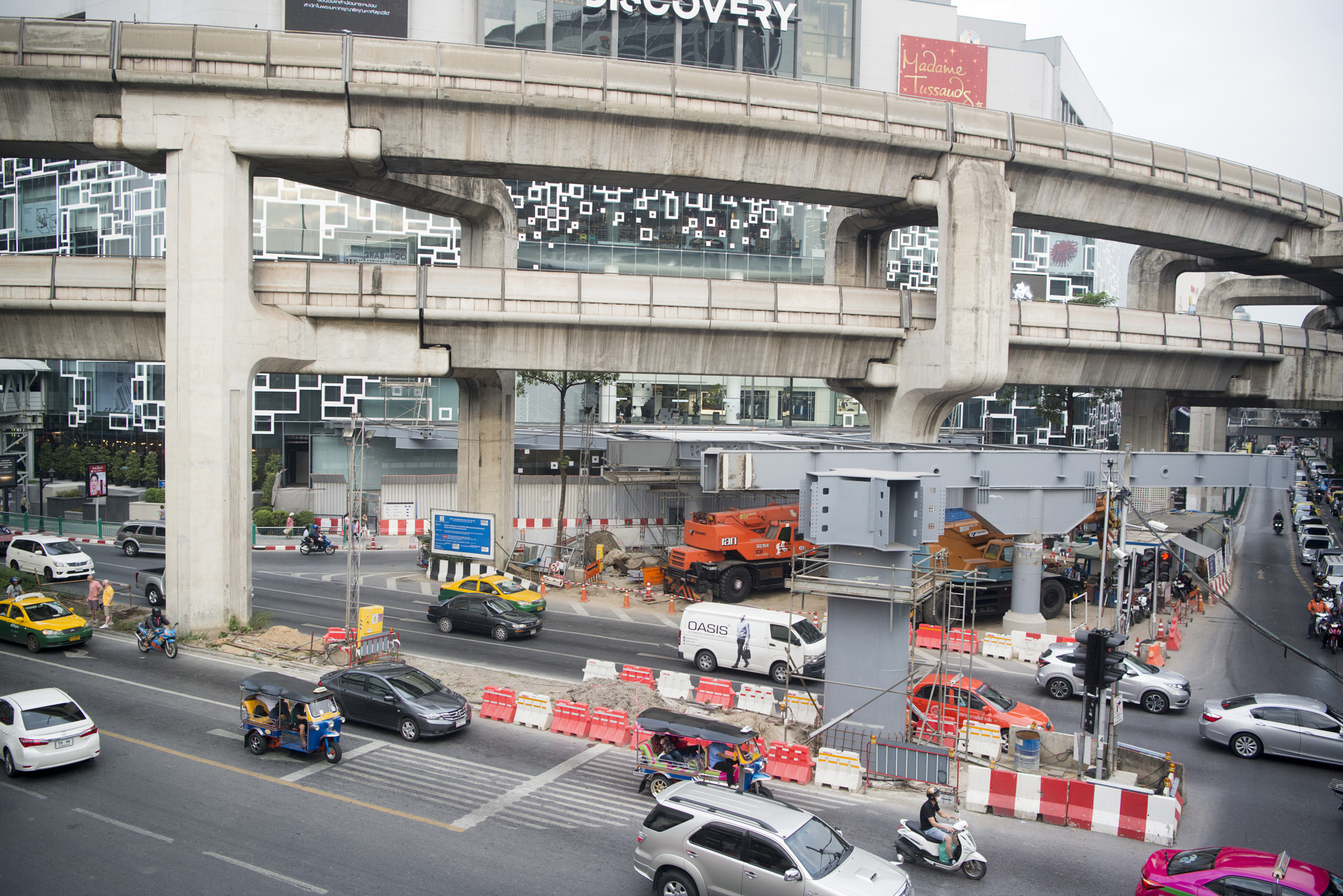 Nikon D800 sample photo. Thailand bangkok siam square trafic photography