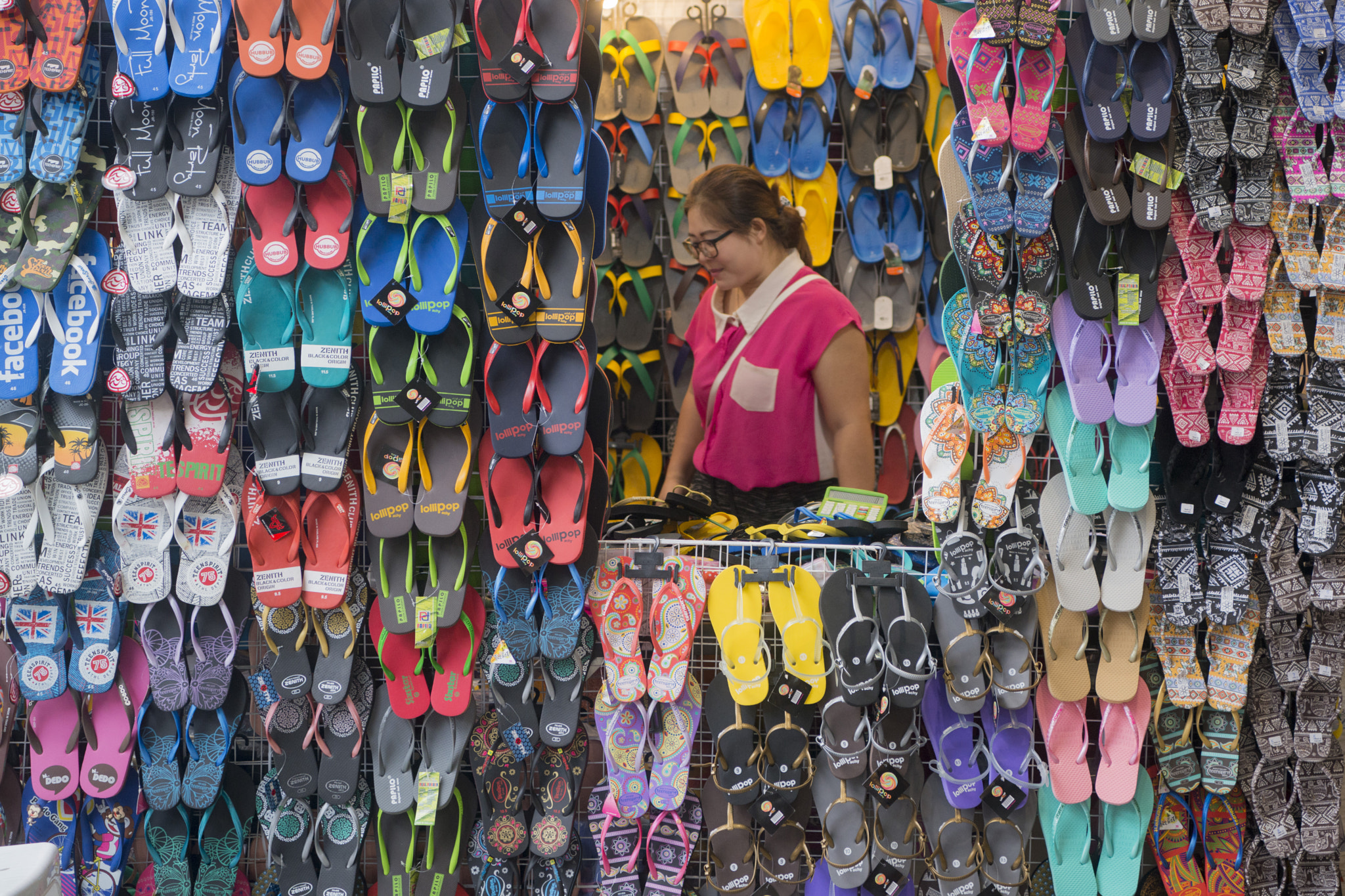 Nikon D800 sample photo. Thailand bangkok siam square shoe shop photography