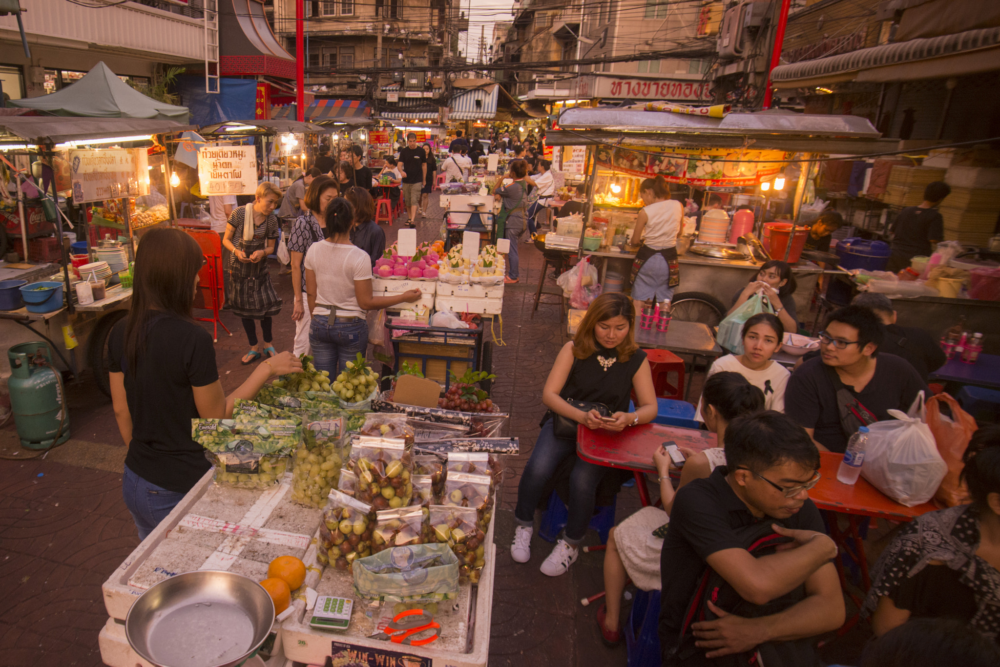 Nikon D800 sample photo. Thailand bangkok china town market street photography