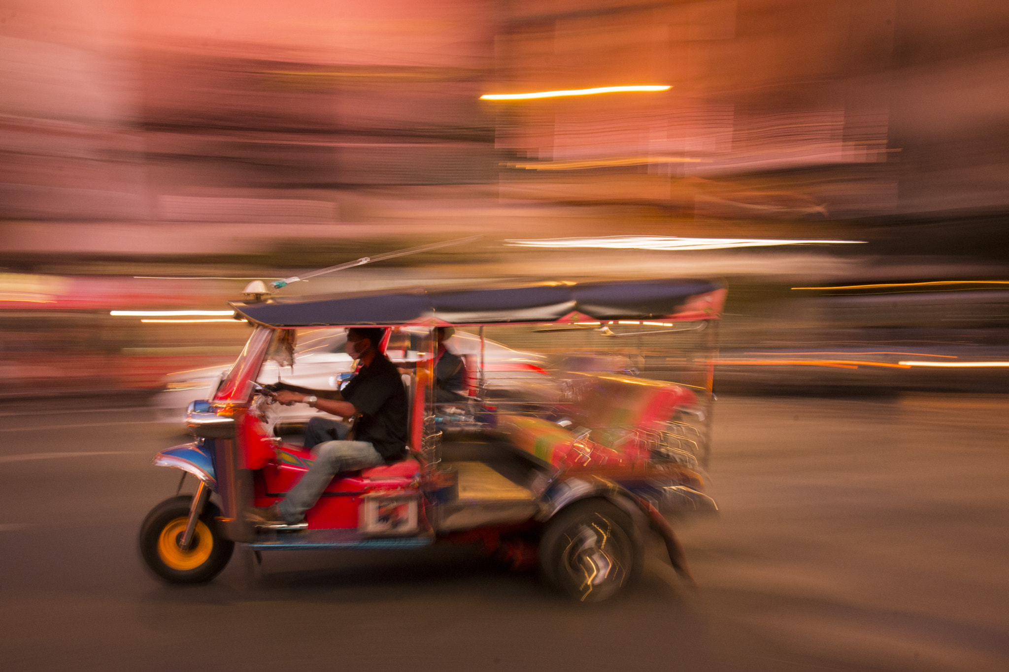 Sigma 17-35mm F2.8-4 EX DG  Aspherical HSM sample photo. Thailand bangkok china town tuk tuk taxi photography