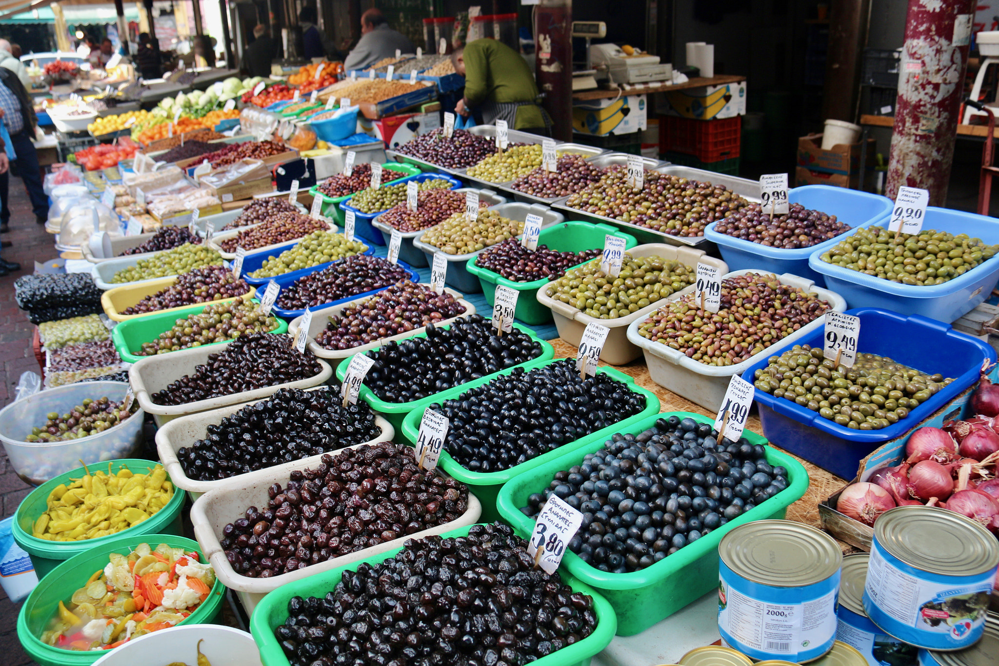 Canon EF-S 18-200mm F3.5-5.6 IS sample photo. Olives for every taste photography