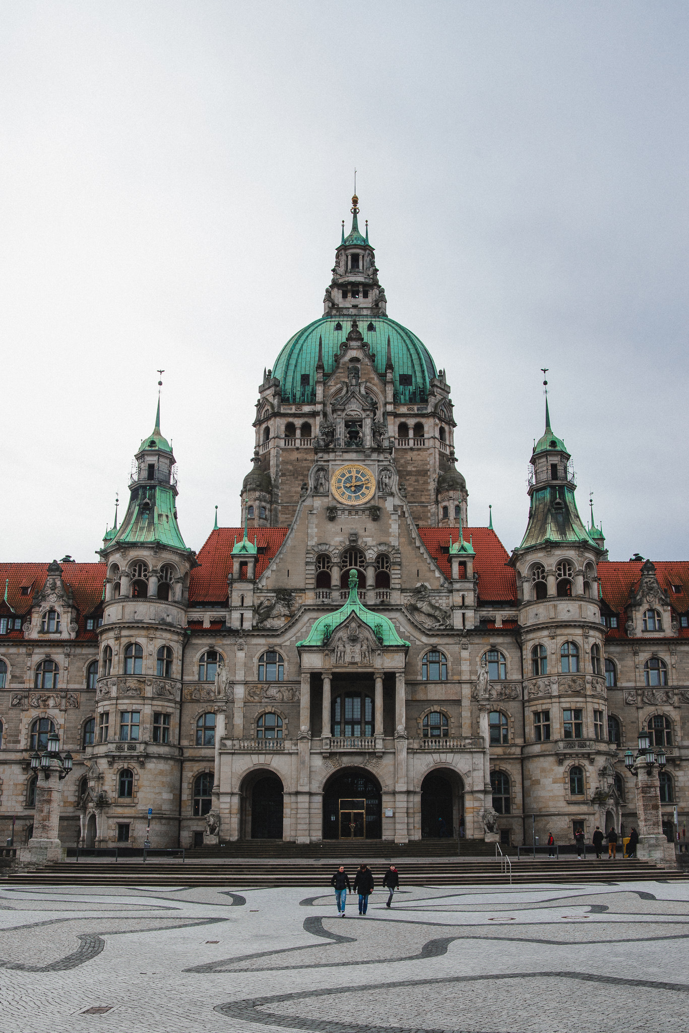 AF Zoom-Nikkor 28-80mm f/3.5-5.6D sample photo. Hannover city hall photography