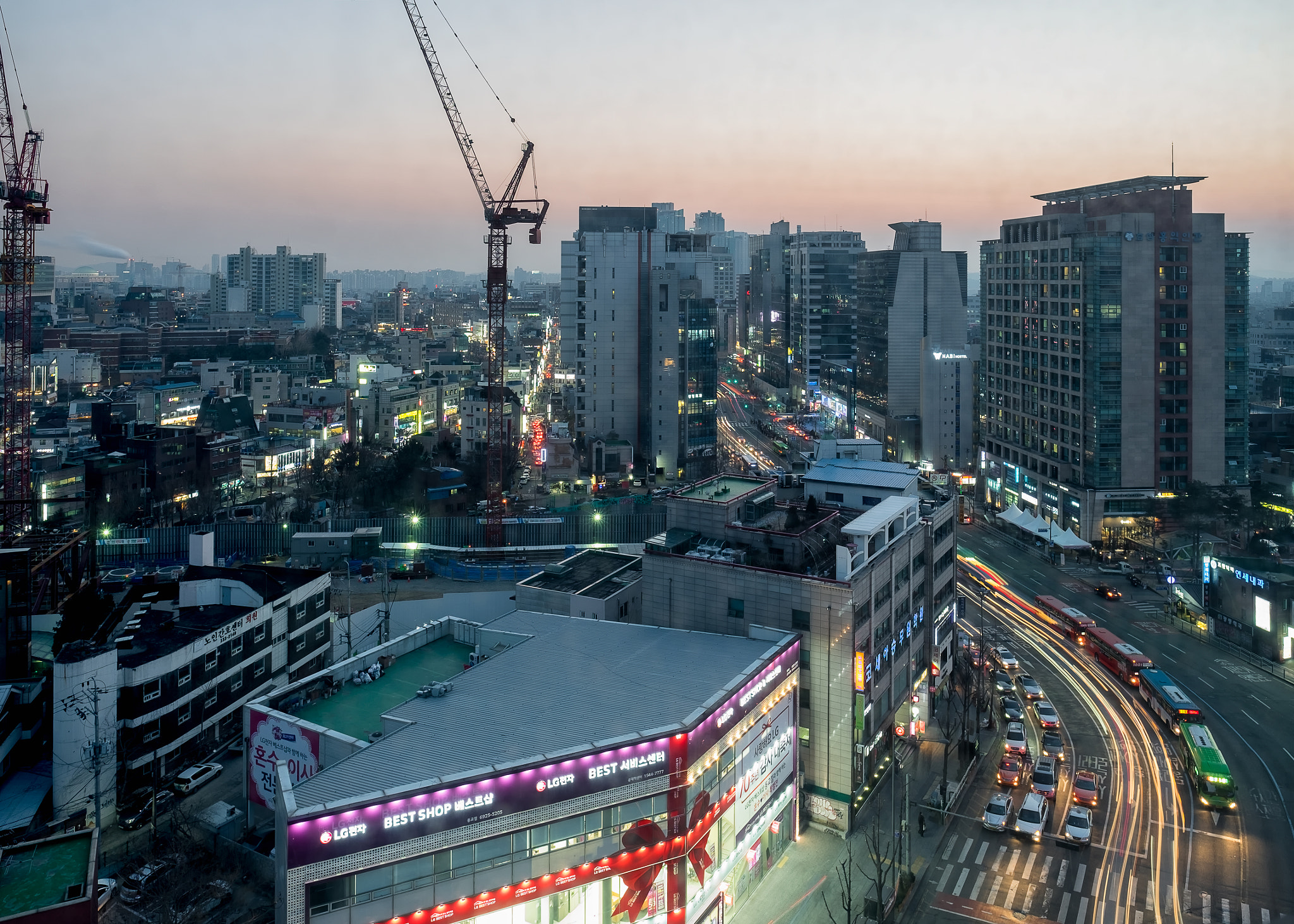 Fujifilm XF 16mm F1.4 R WR sample photo. Hongdae, seoul photography