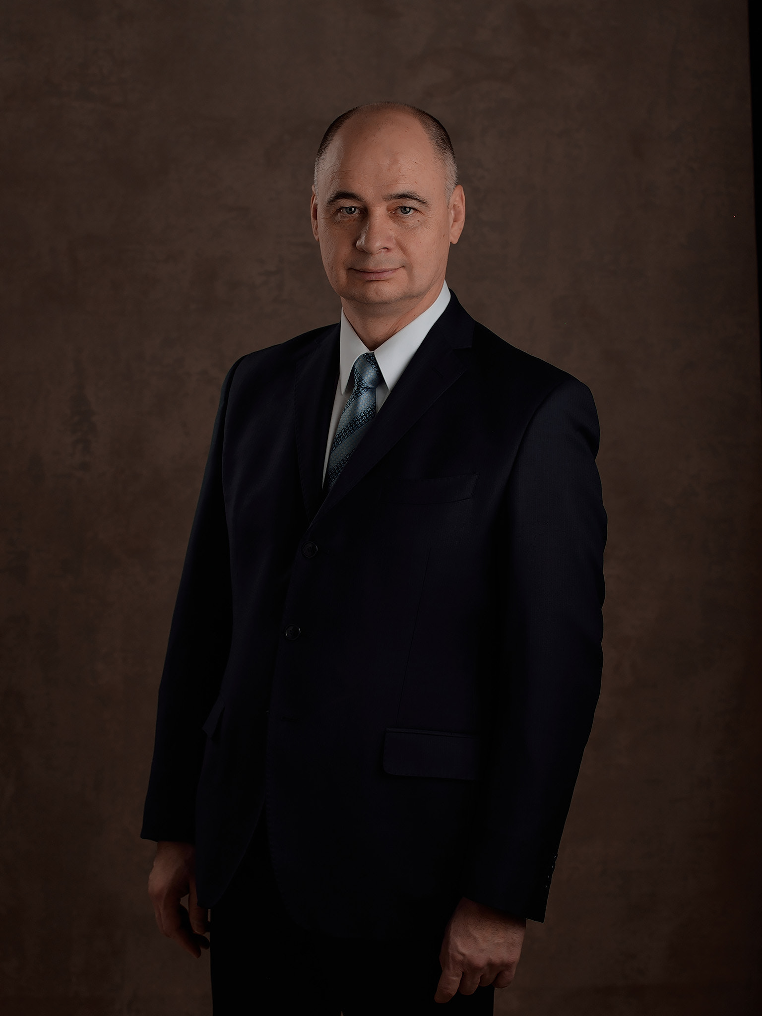 Nikon AF-S Nikkor 70-200mm F4G ED VR sample photo. Portrait of a business man photography