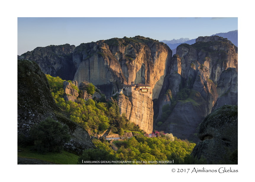 Canon EOS 760D (EOS Rebel T6s / EOS 8000D) + Canon EF-S 18-135mm F3.5-5.6 IS sample photo. Beautiful colours at meteora photography