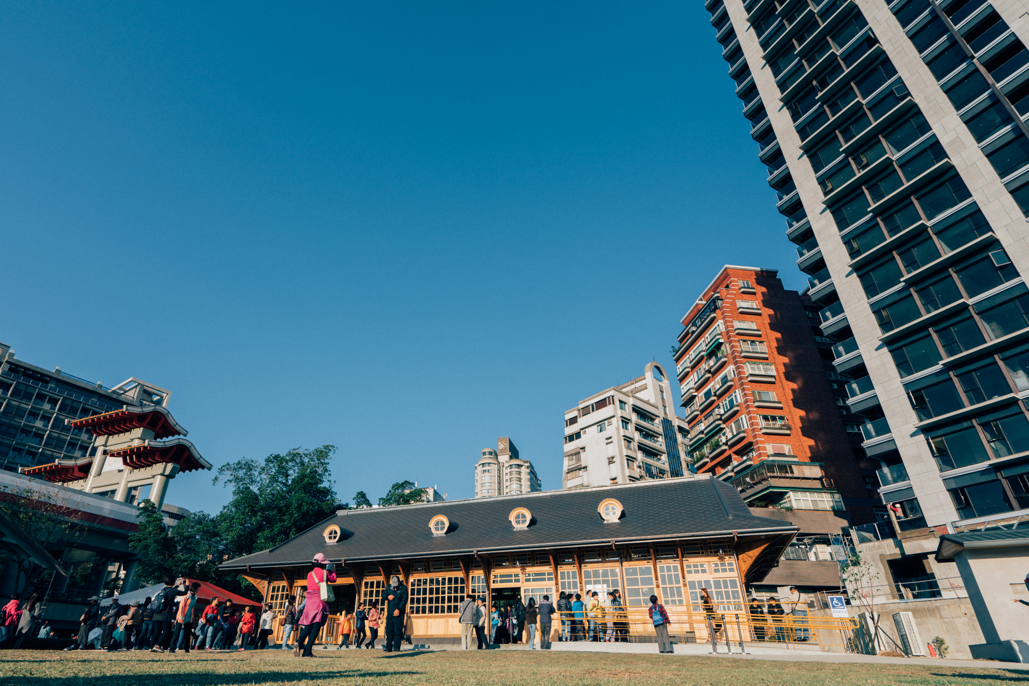 Sony a7R II + Sony Vario-Tessar T* FE 16-35mm F4 ZA OSS sample photo. Beitou photography
