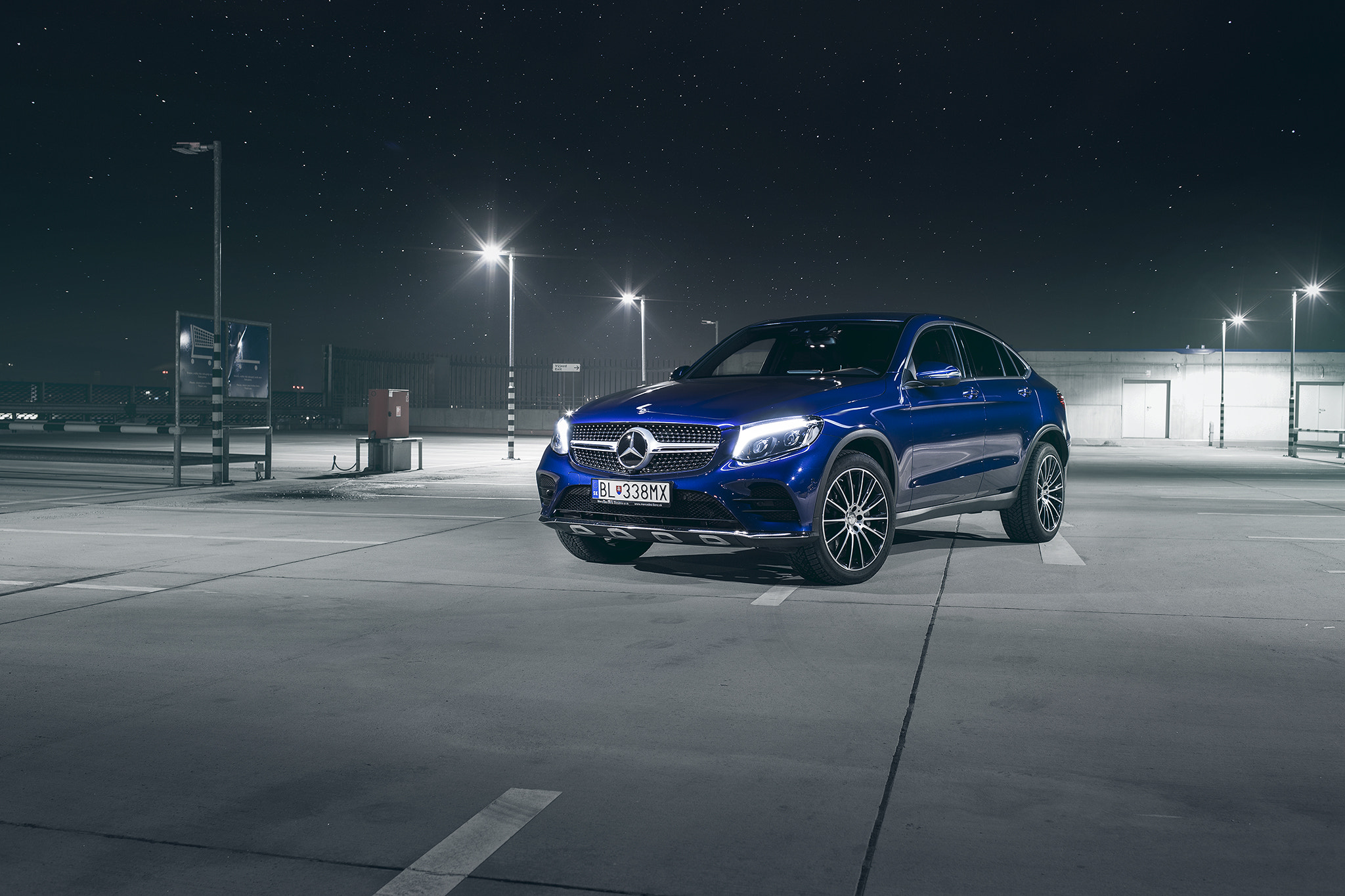 Canon EF 35mm F2 IS USM sample photo. Mercedes-beny glc coupé 250d 4matic photography
