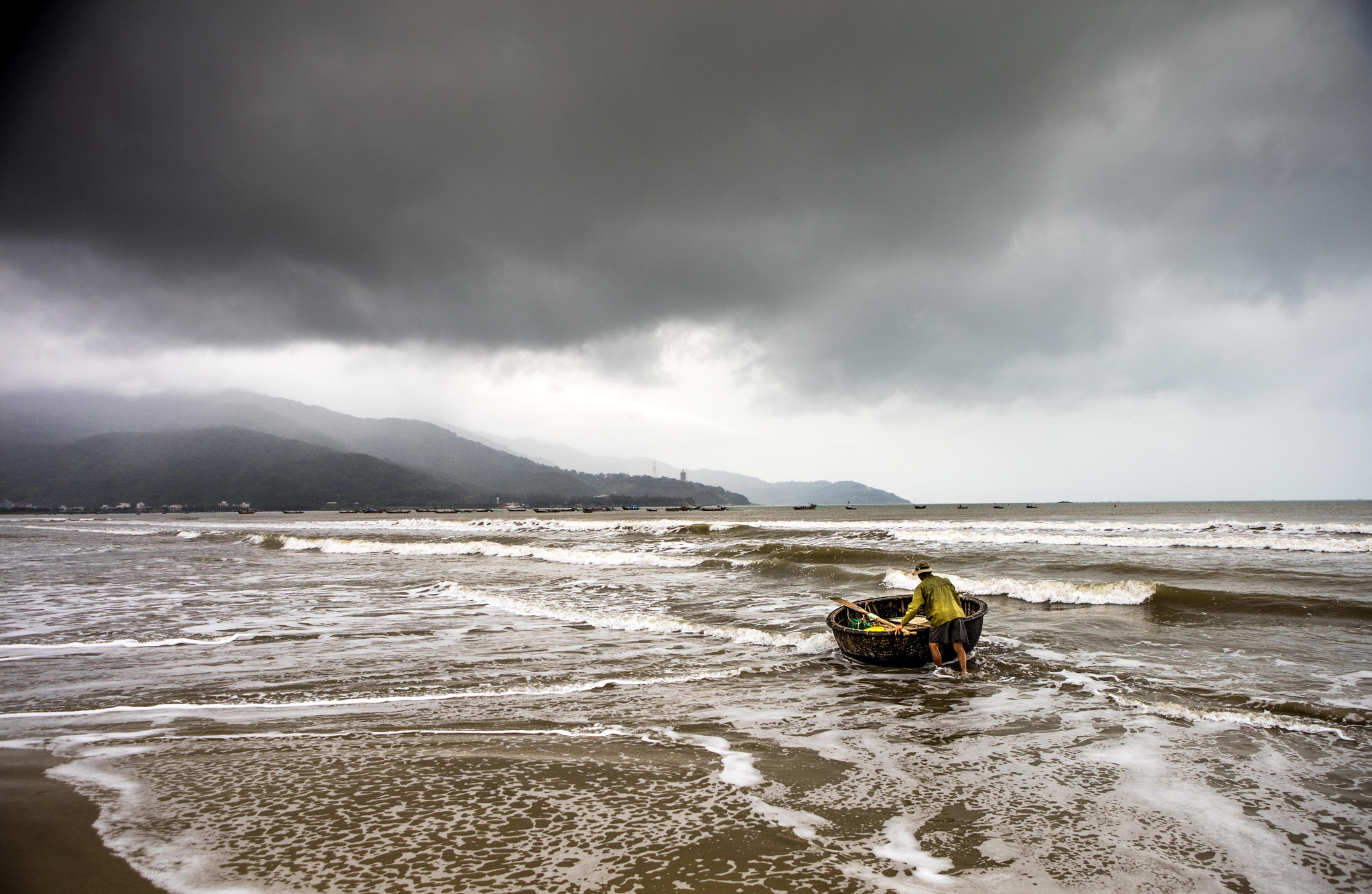 Canon EOS 5DS sample photo. Into the storm photography