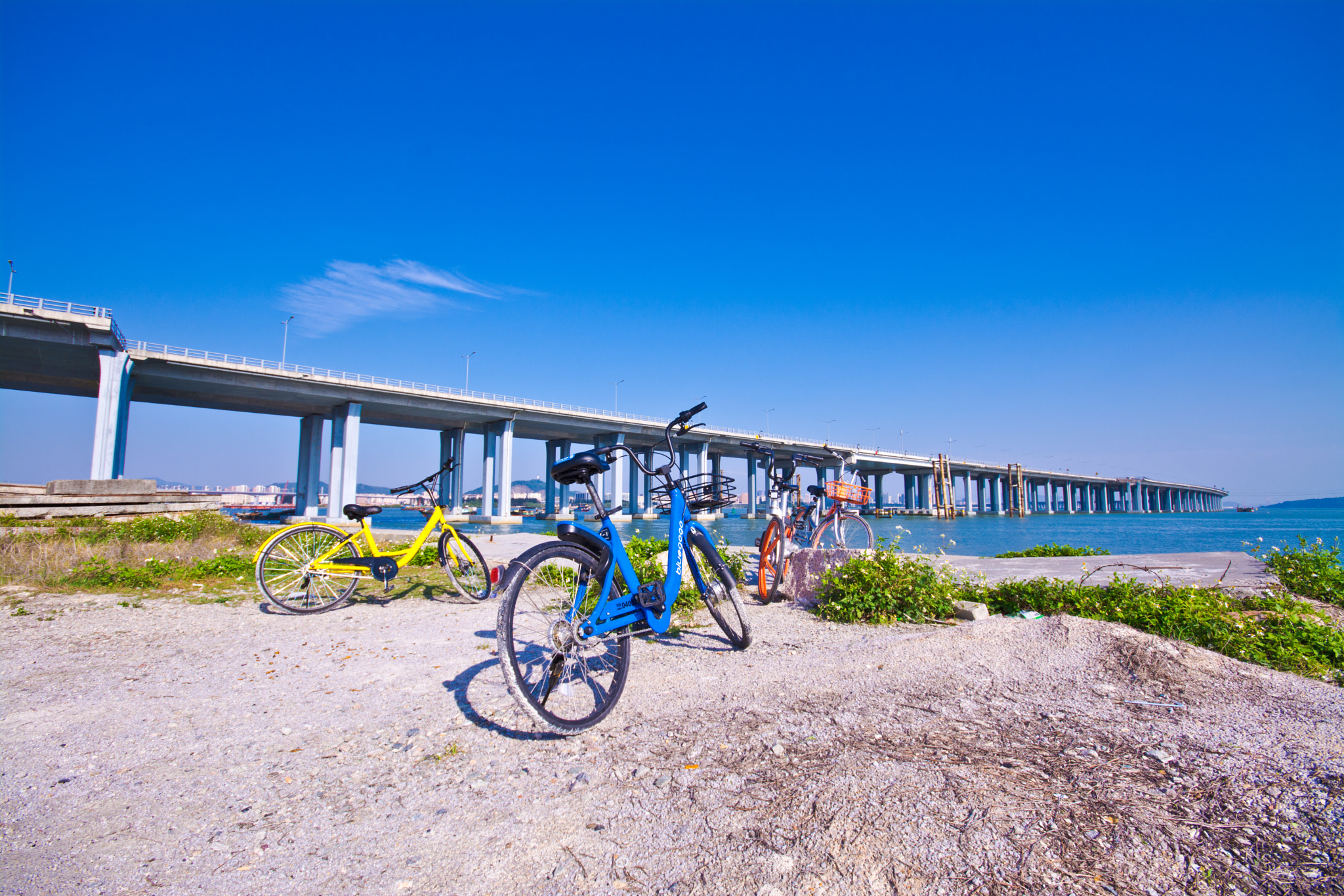 Sigma 10-20mm F4-5.6 EX DC HSM sample photo. Bicycle-sharing photography