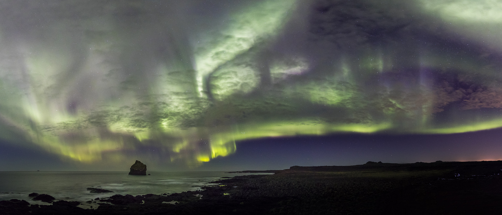 Canon EOS 5D Mark IV sample photo. Great aurora display in pano photography