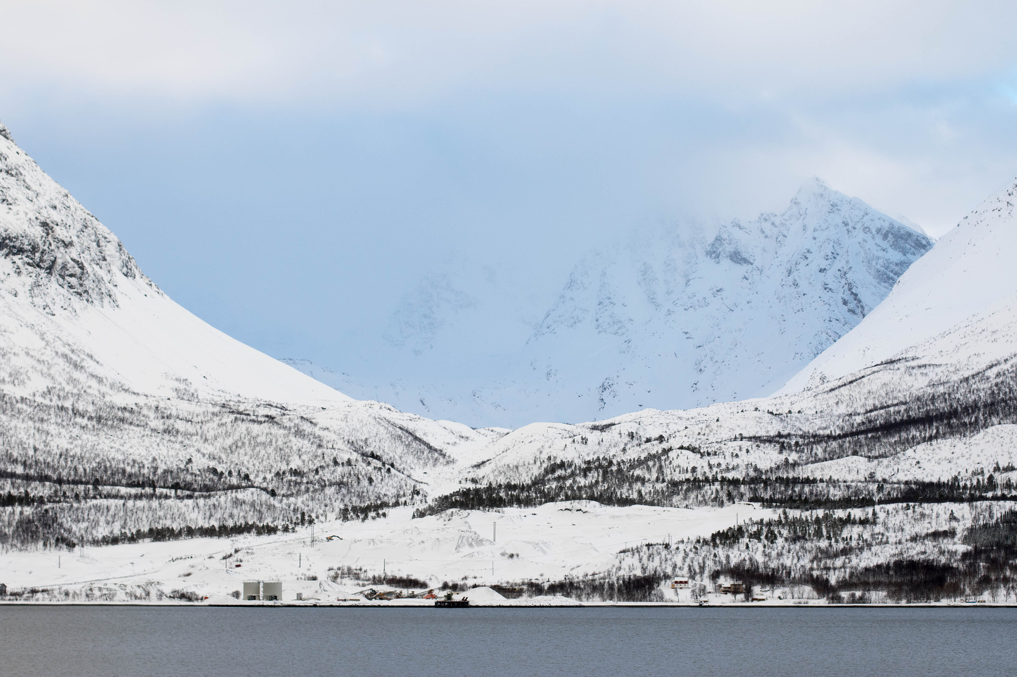 Canon EF 50mm F1.4 USM sample photo. Snow photography