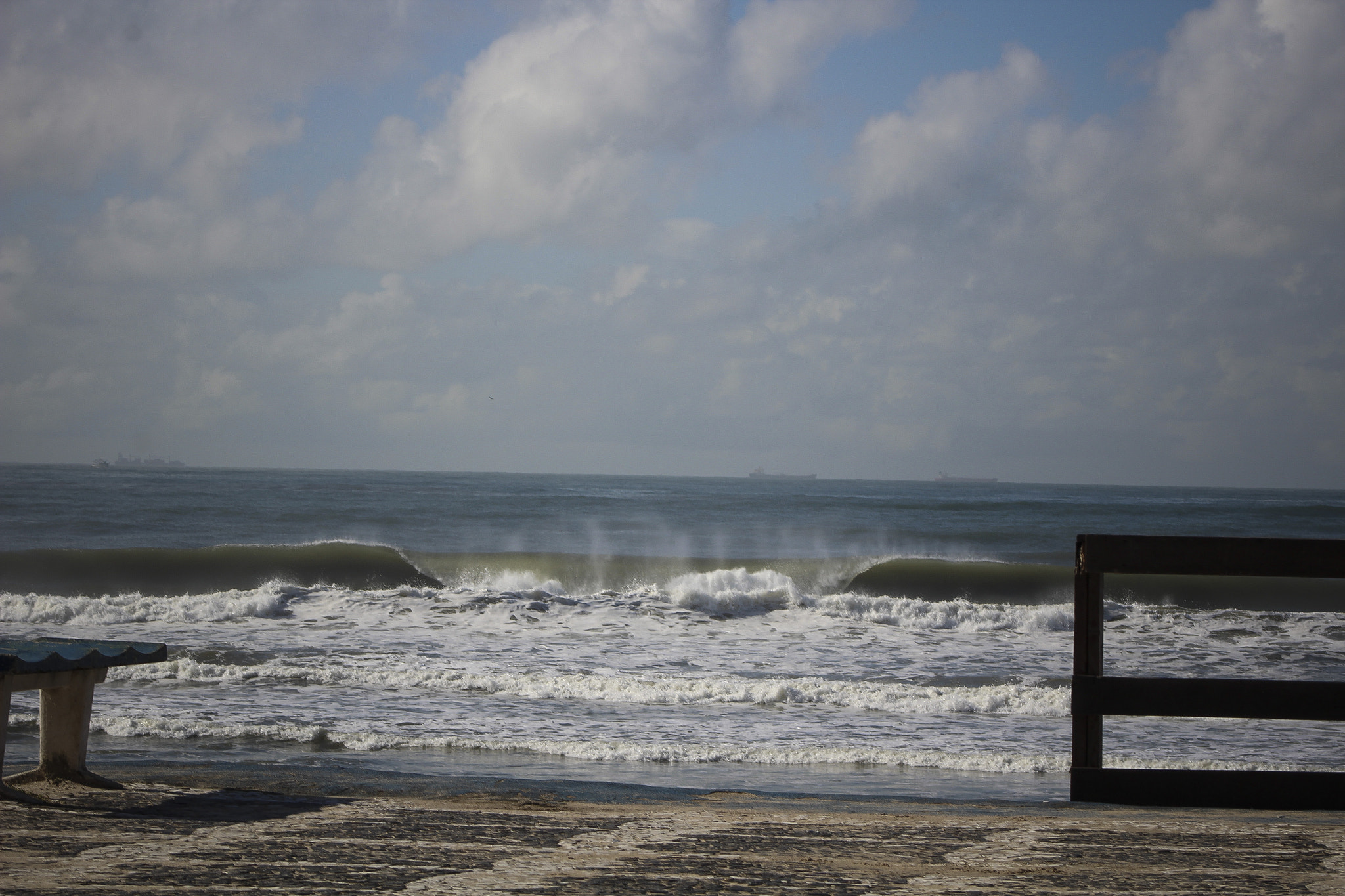 Canon EF 75-300mm f/4-5.6 USM sample photo. Surf photography