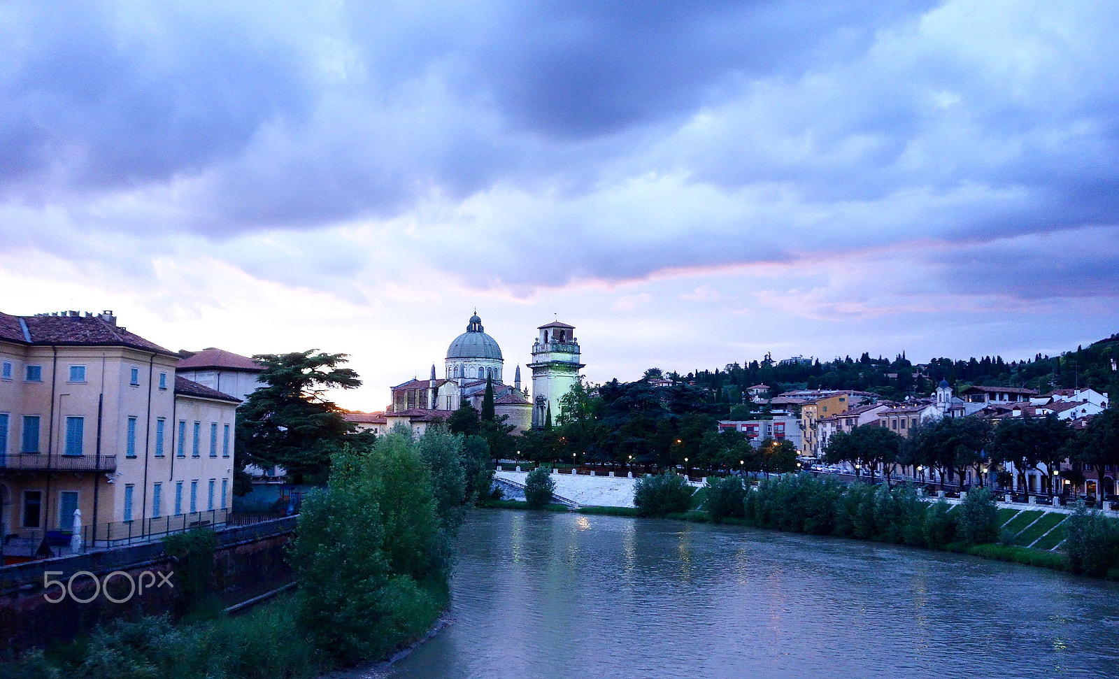 Sony Cyber-shot DSC-RX100 + Sony 28-100mm F1.8-4.9 sample photo. View from an italian bridge at dusk photography